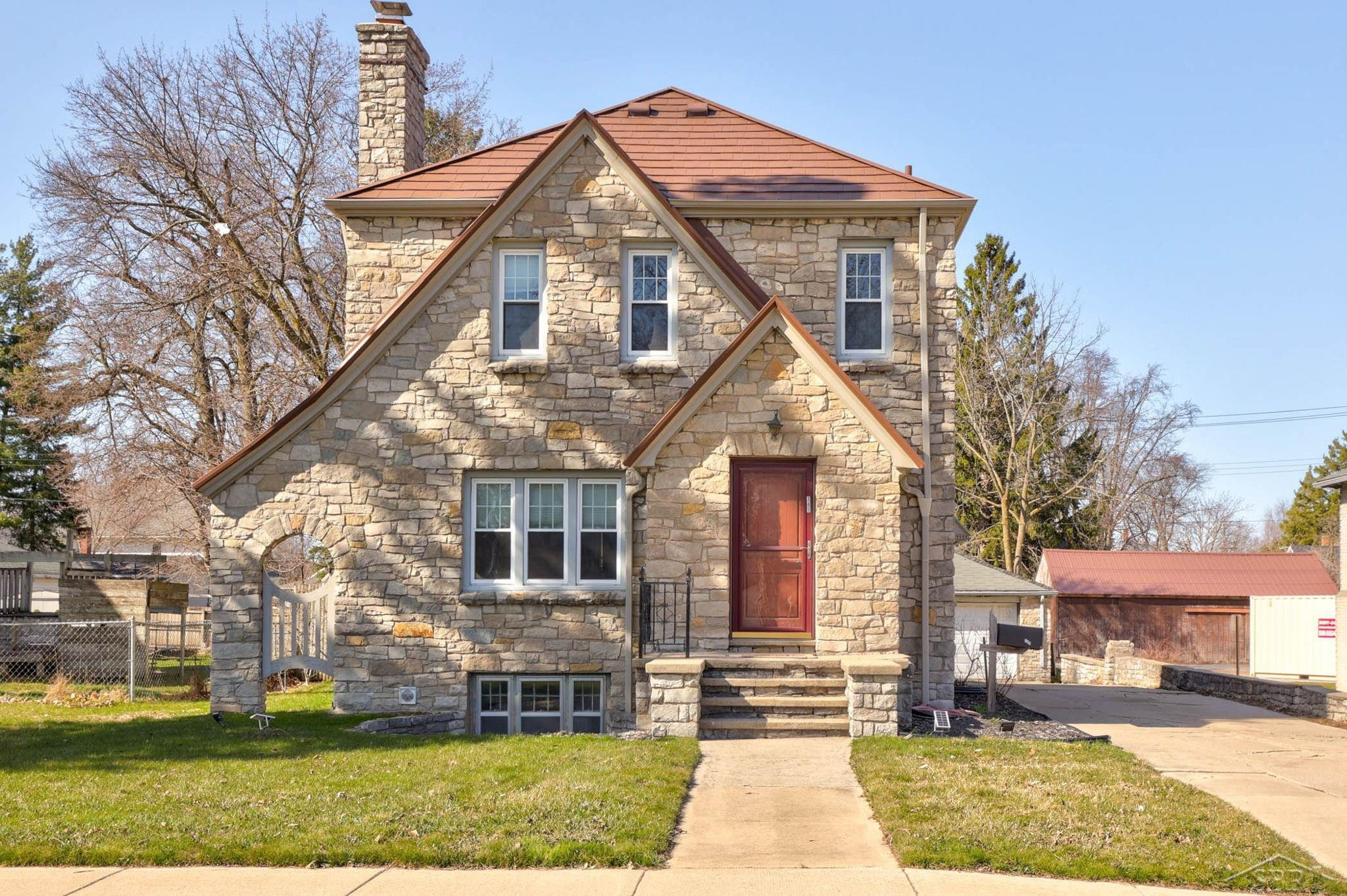 145 W Huron Avenue, Bad Axe, MI 48413 — front exterior