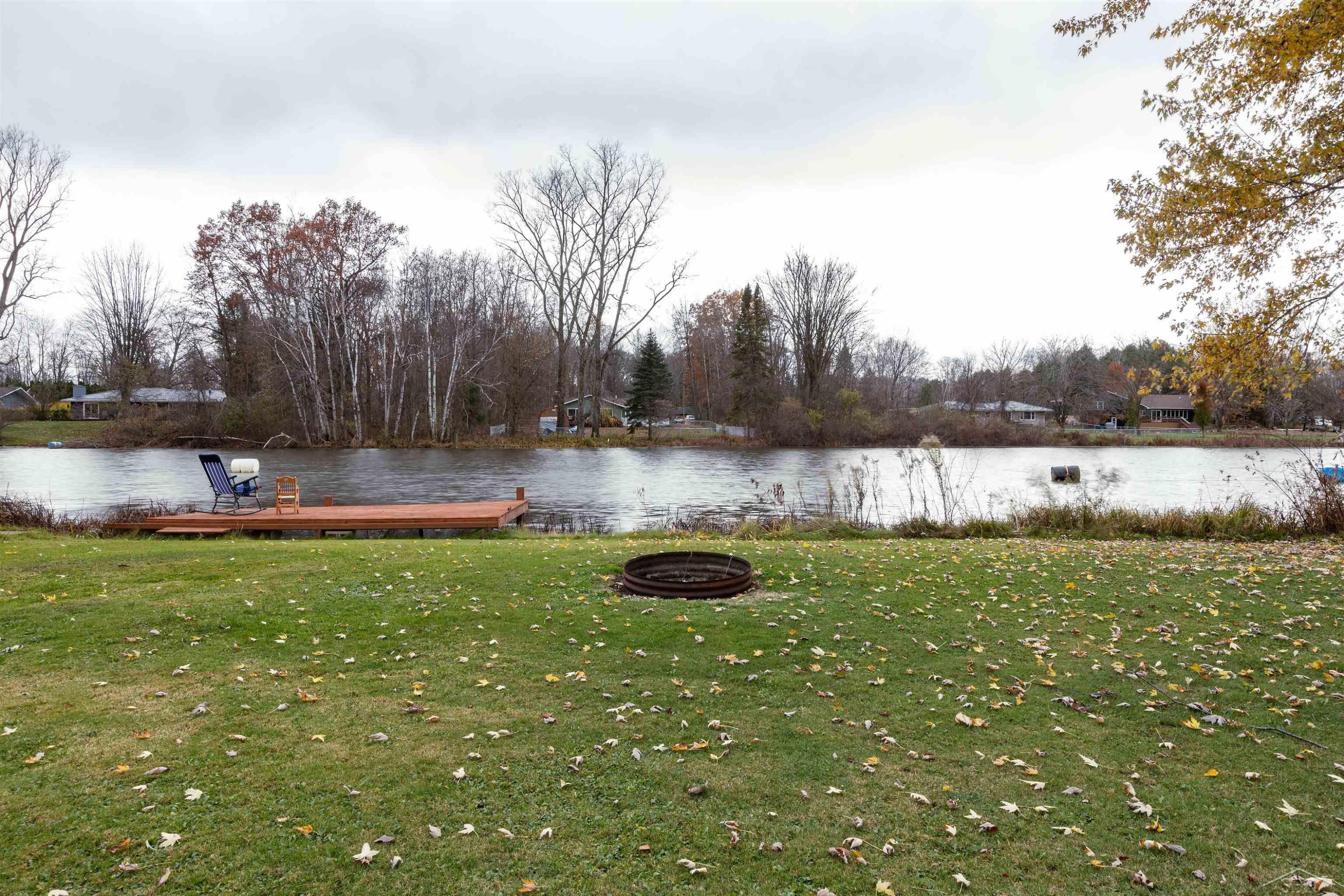 675 Point Dr Drive, Clare, MI 48617 — Photo 37