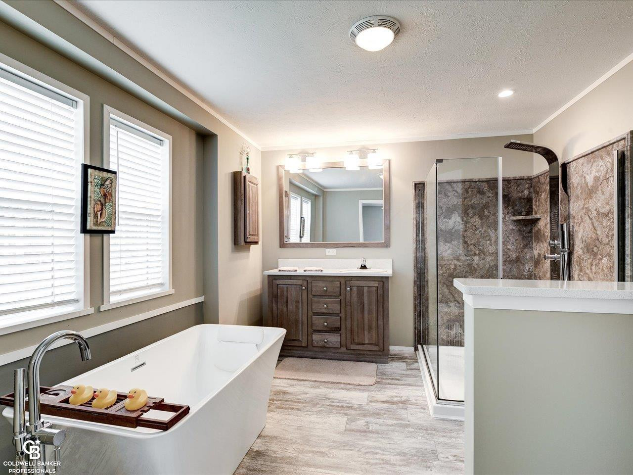 10607 Lyons Court, MI — Photo 16