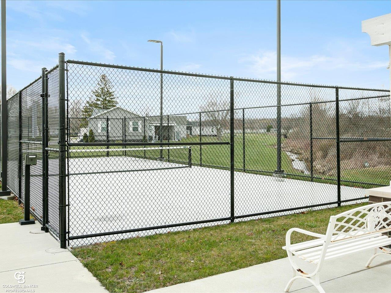 10607 Lyons Court, MI — Photo 28