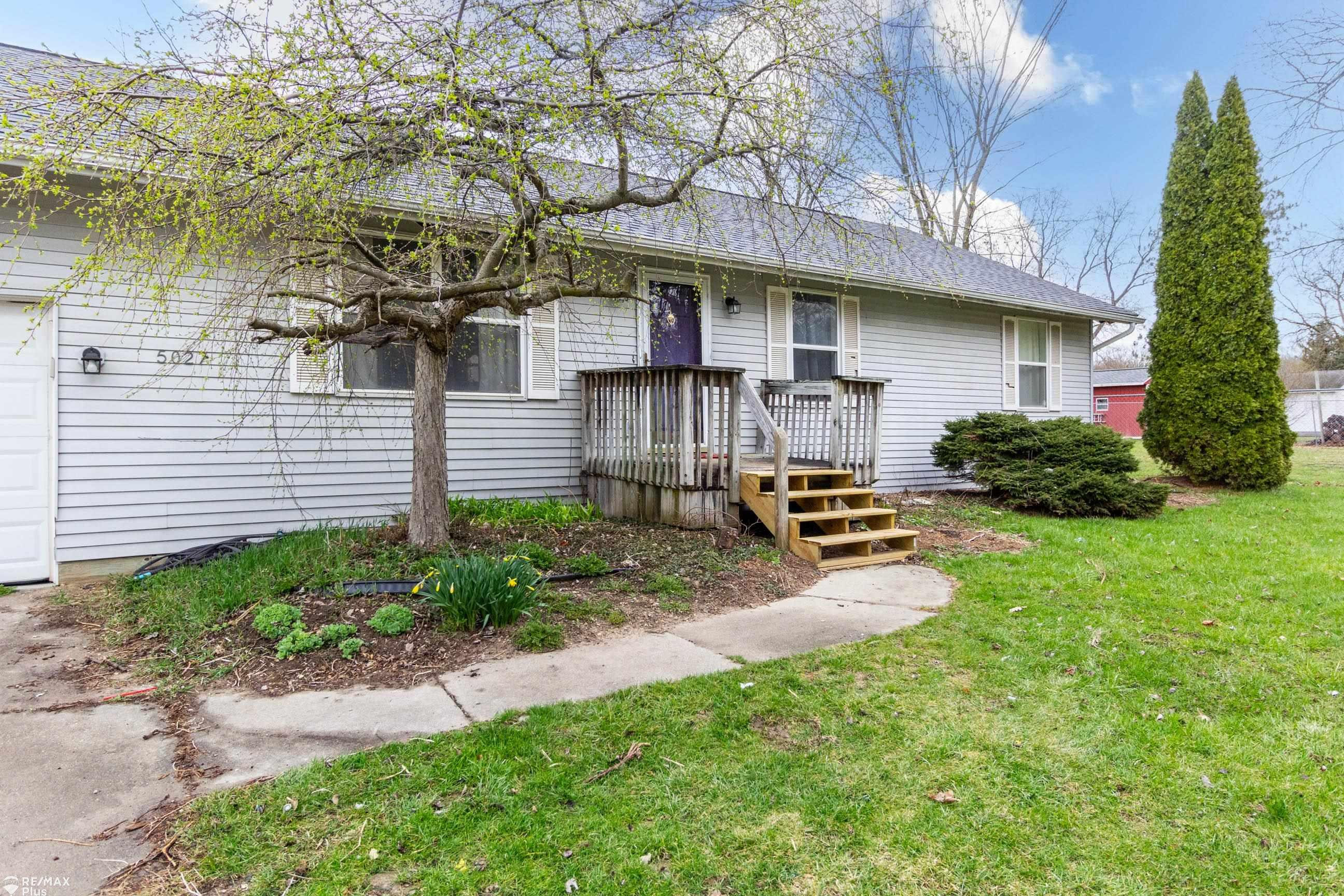 5027 Knapp Drive, Flint, MI 48506 — Photo 2