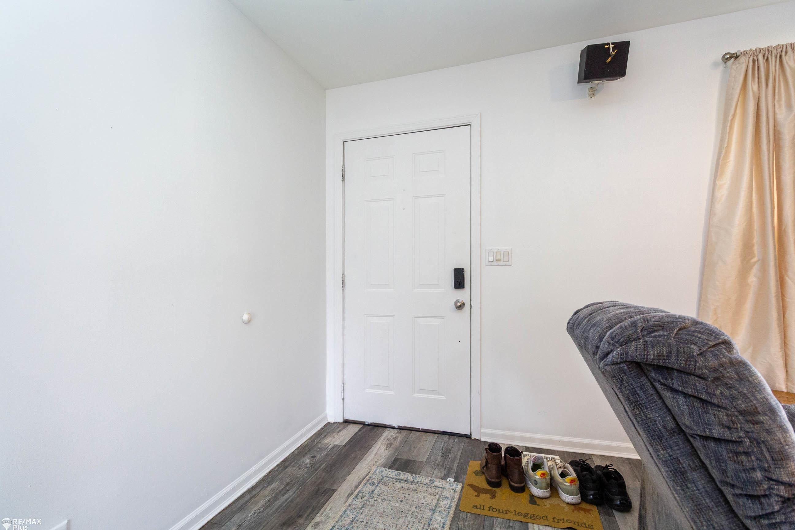5027 Knapp Drive, Flint, MI 48506 — Photo 4