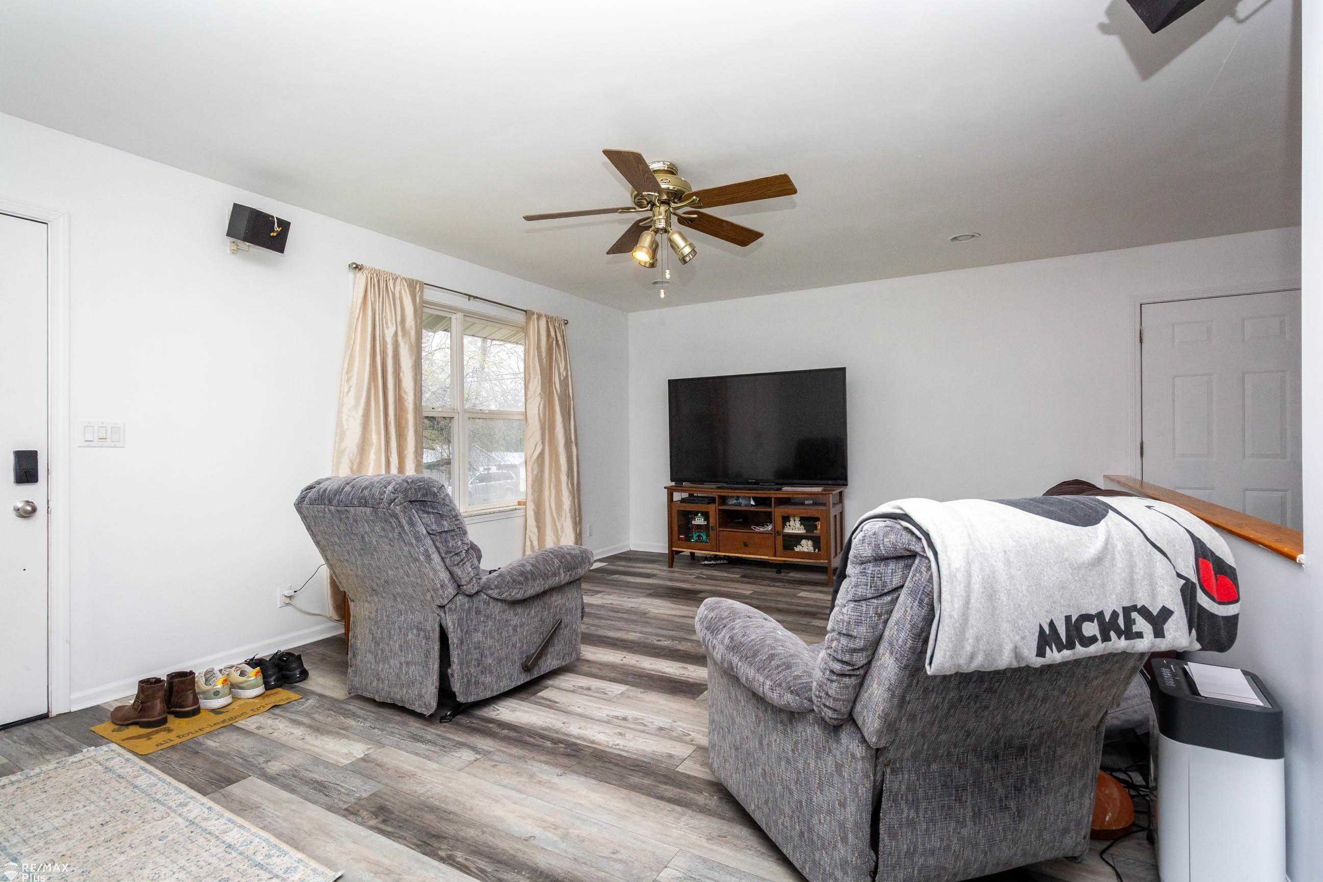 5027 Knapp Drive, Flint, MI 48506 — Photo 5