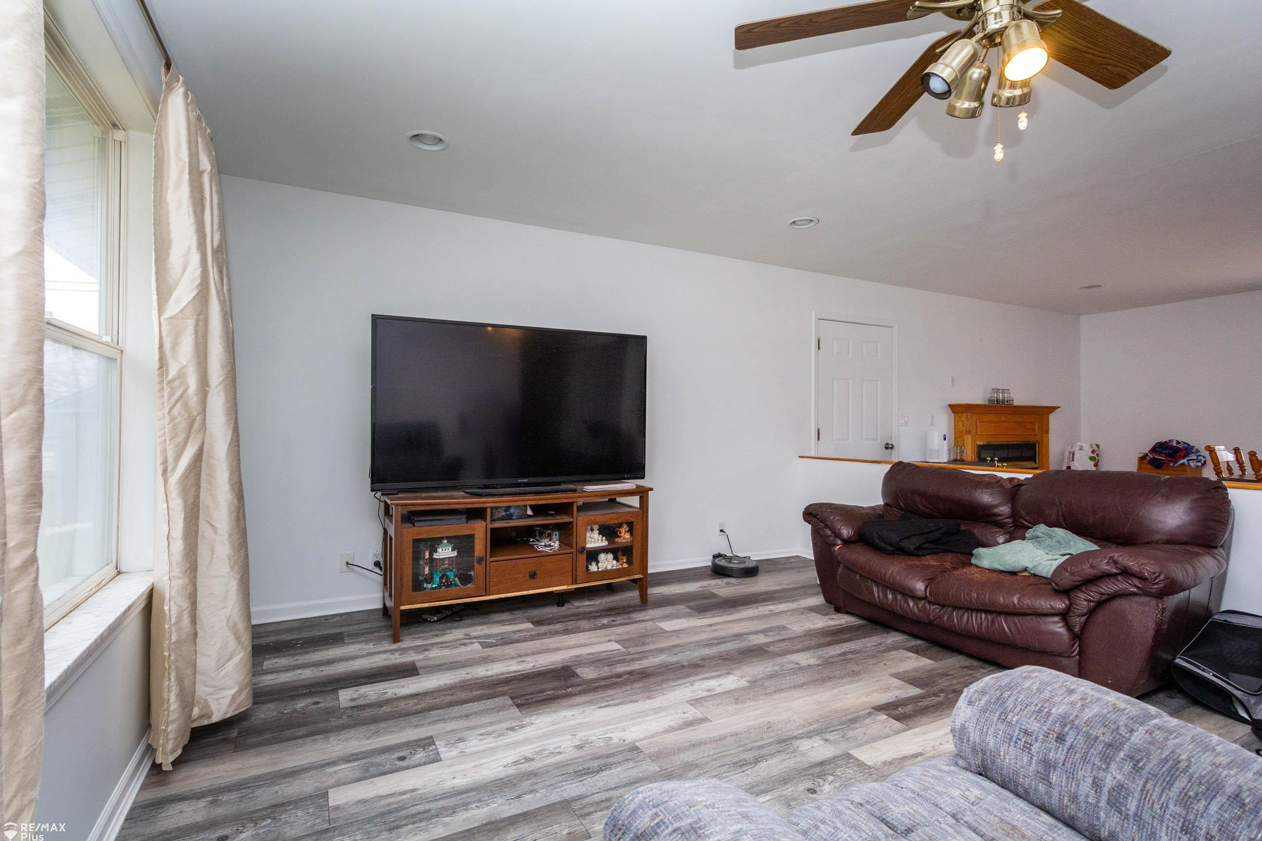 5027 Knapp Drive, Flint, MI 48506 — Photo 6