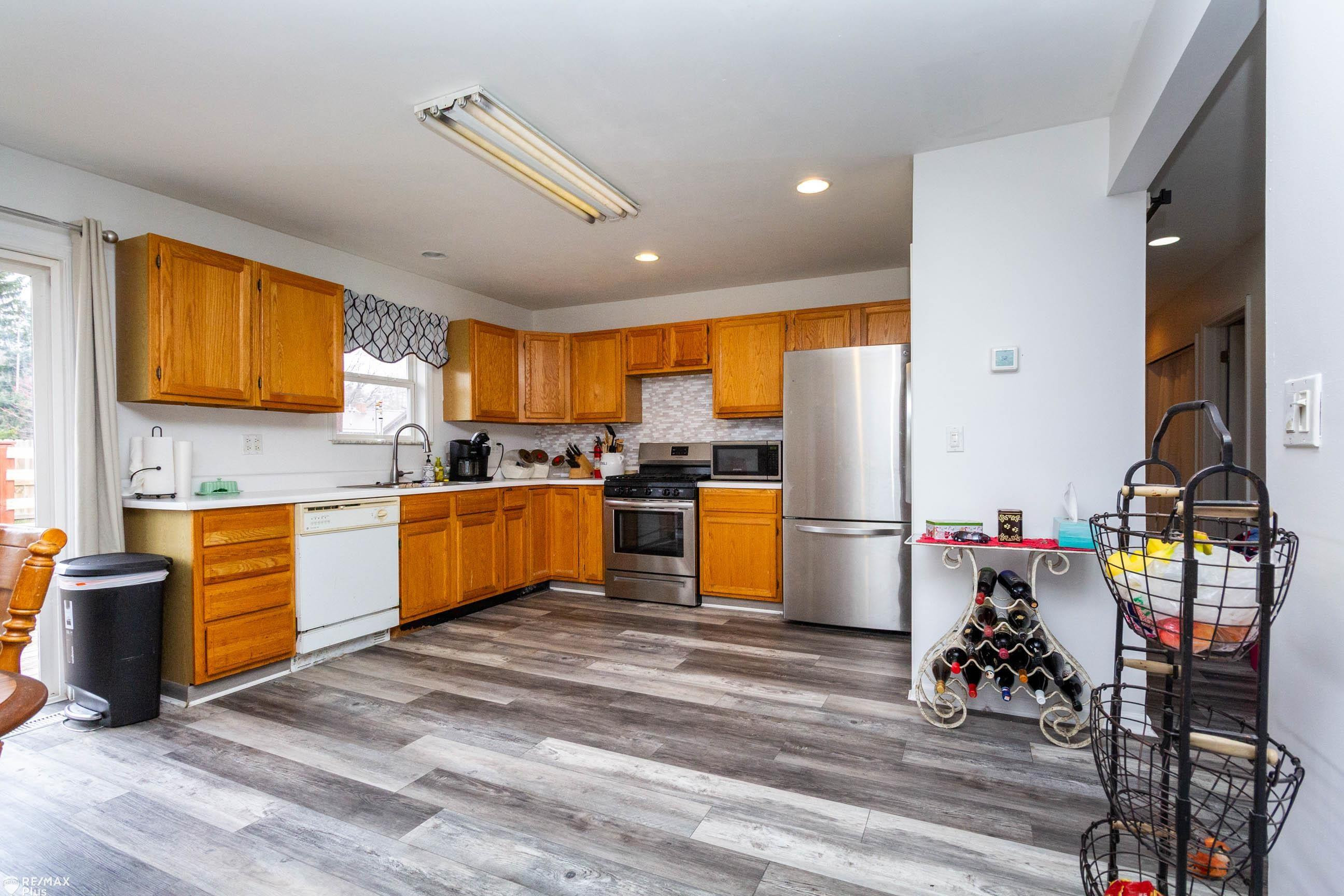 5027 Knapp Drive, Flint, MI 48506 — Photo 11
