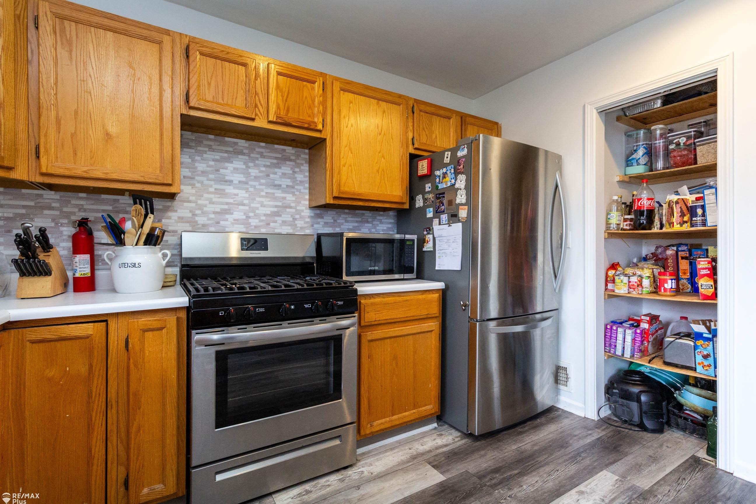 5027 Knapp Drive, Flint, MI 48506 — Photo 13