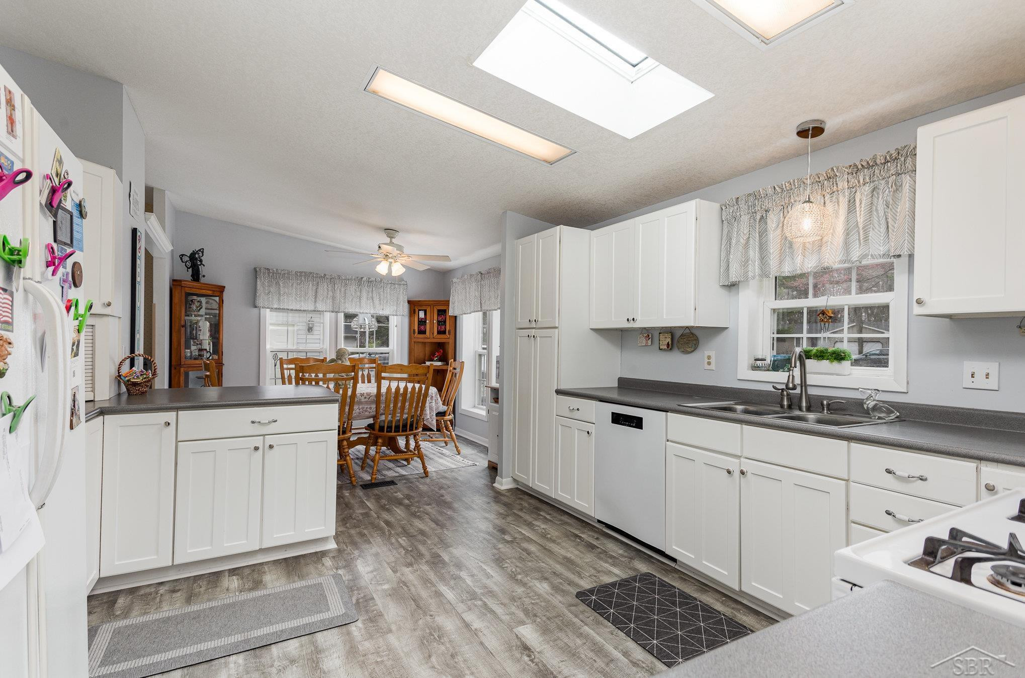 804 W Sand Beach Drive, Sanford, MI 48657 — Photo 11