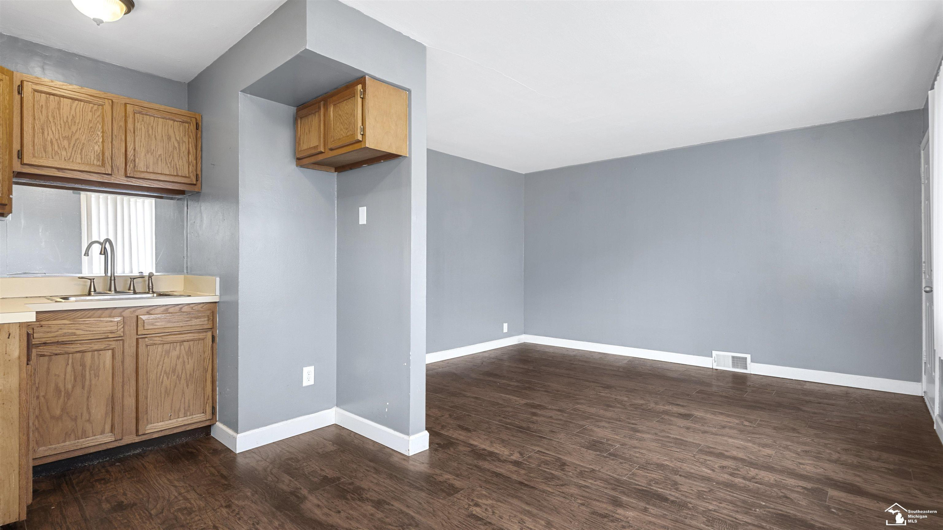 2574 Steiber Street, Westland, MI 48186 — Photo 6
