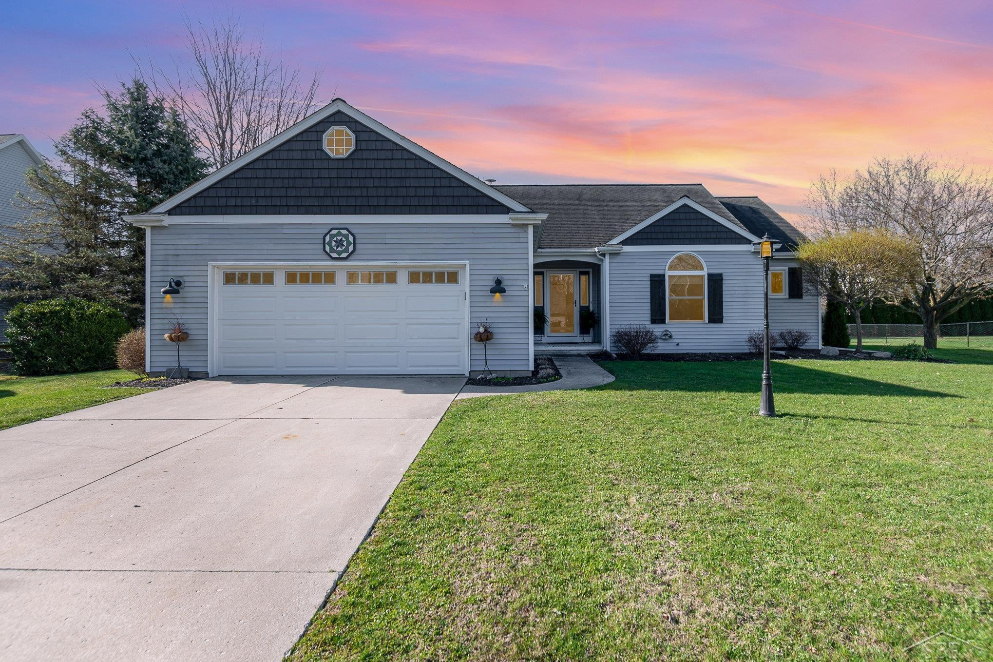 300 Colorado Ridge Drive, Hemlock, MI 48626 — front exterior