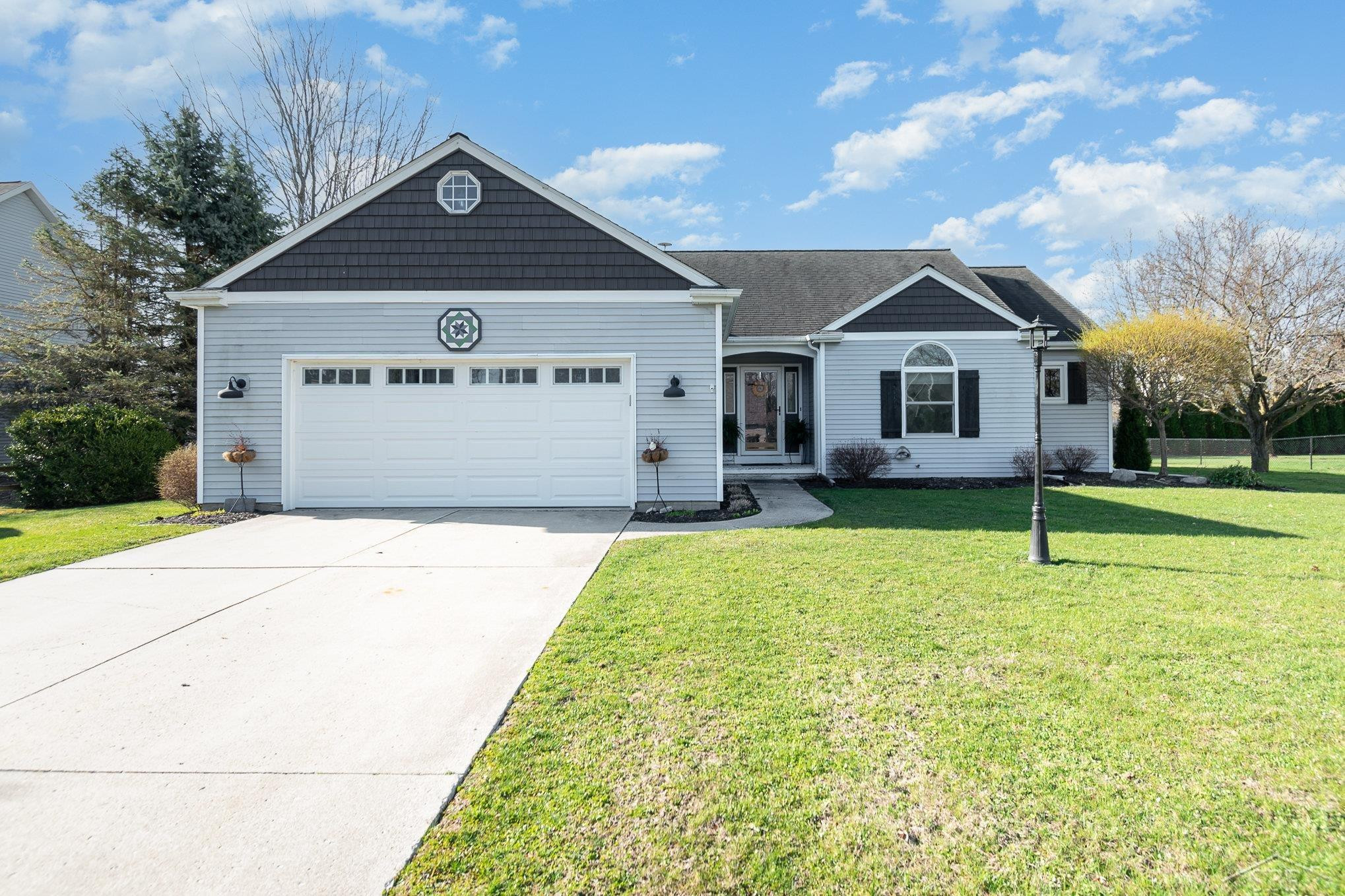 300 Colorado Ridge Drive, Hemlock, MI 48626 — Photo 2