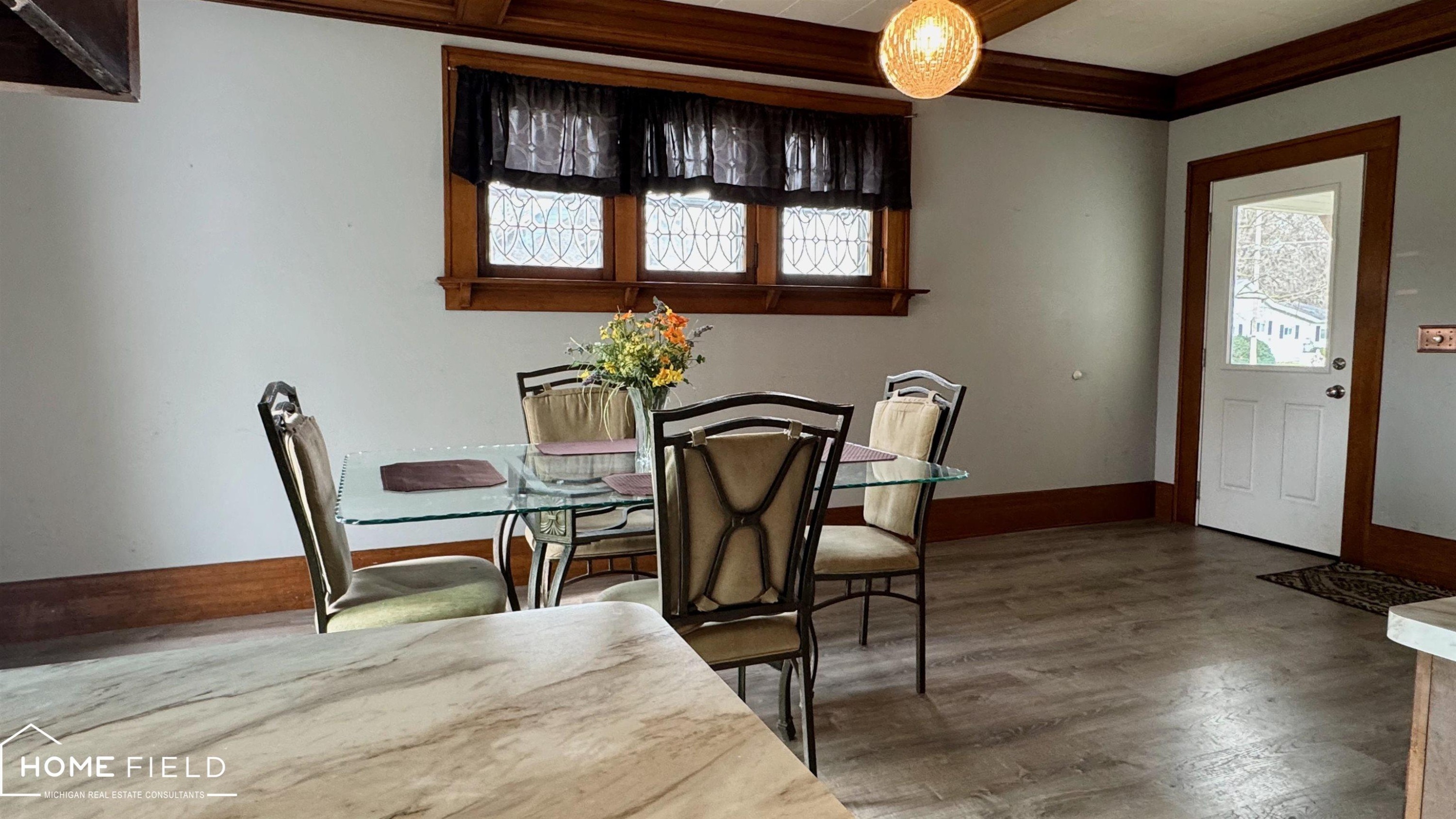 216 N Chapman Street, Chesaning, MI 48616 — Photo 4