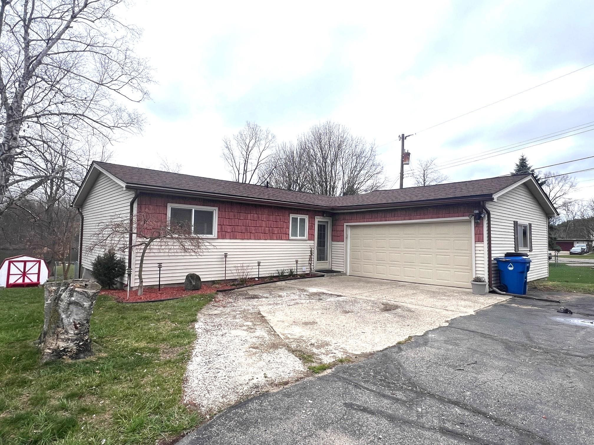 6176 Hackett Street, Waterford, MI 48327 — front exterior