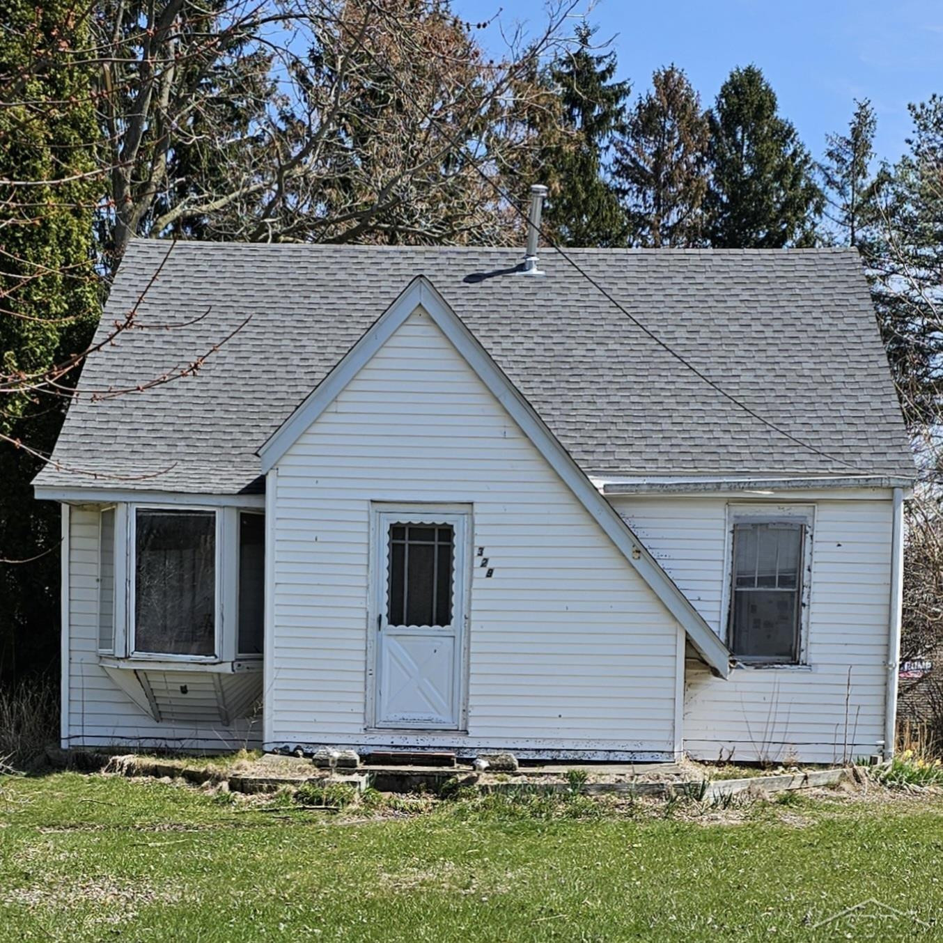 329 Jay Street, Saint Charles, MI 48655 — Photo 2