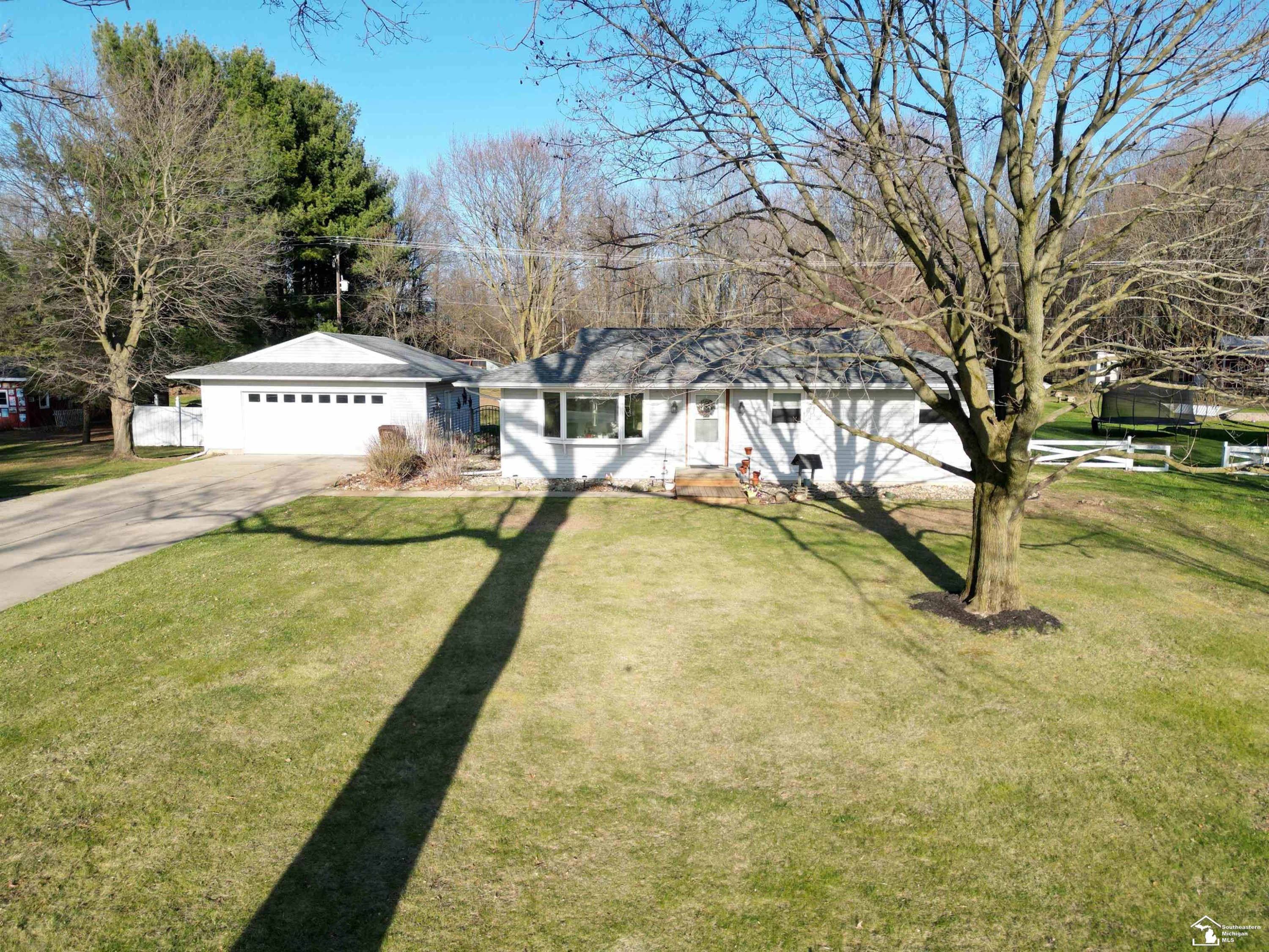 15900 15 Mile Road, Marshall, MI 49068 — front exterior