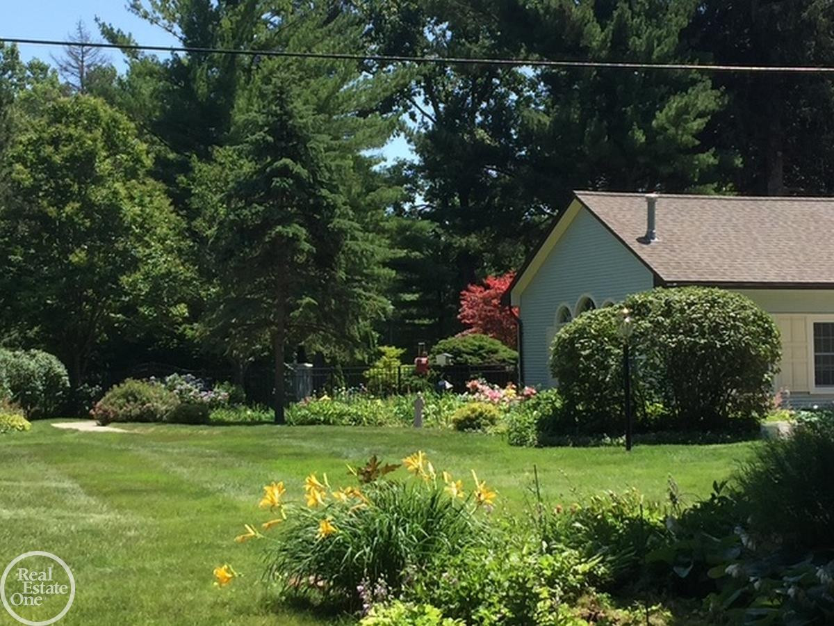 4384 North River Road, MI 48049 — Photo 37