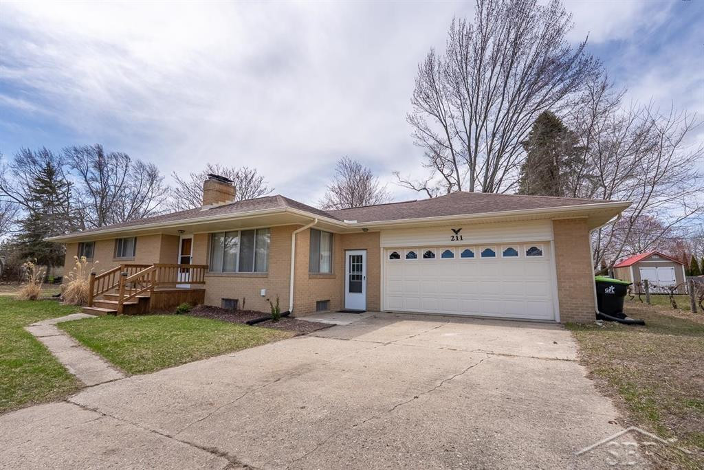211 N Water Street, Pinconning, MI 48650 — front exterior