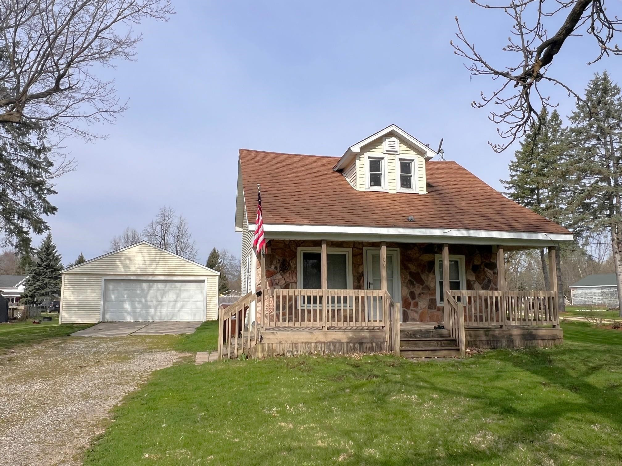 109 S MAIN Street, Morrice, MI 48857 — Photo 2