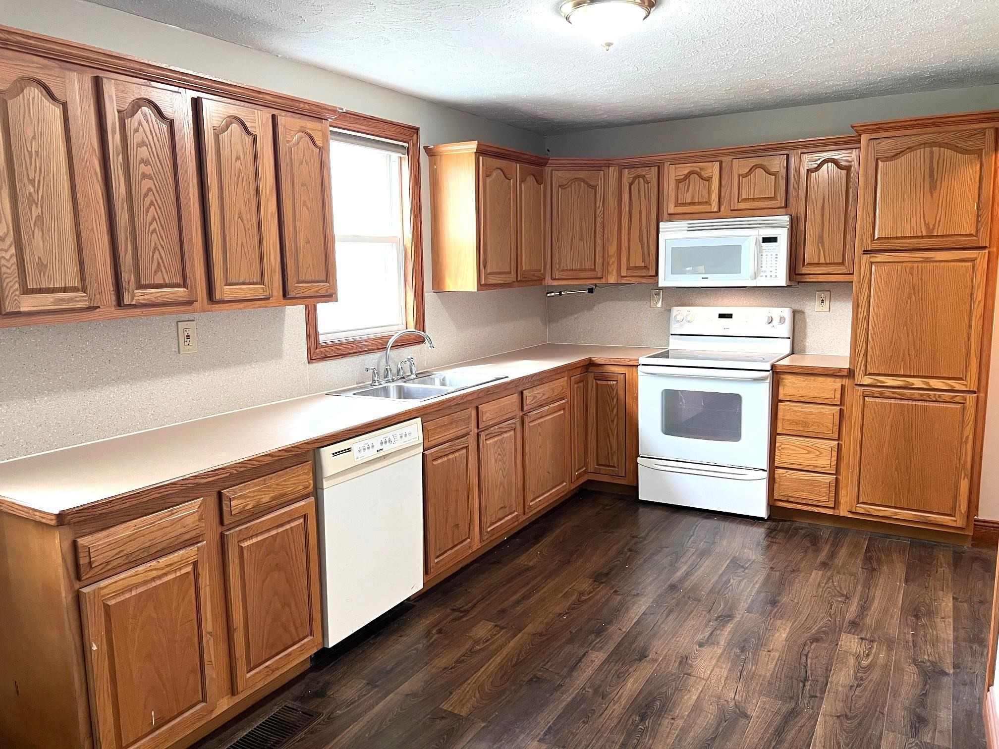 109 S MAIN Street, Morrice, MI 48857 — Photo 6