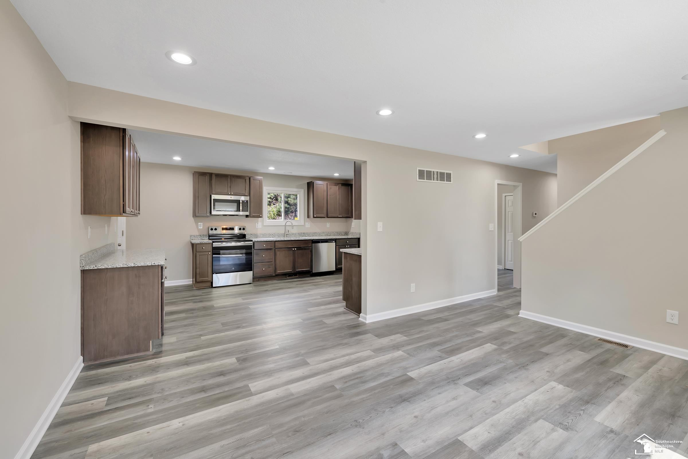 5533 Willis Road, Ypsilanti, MI 48197 — Photo 10