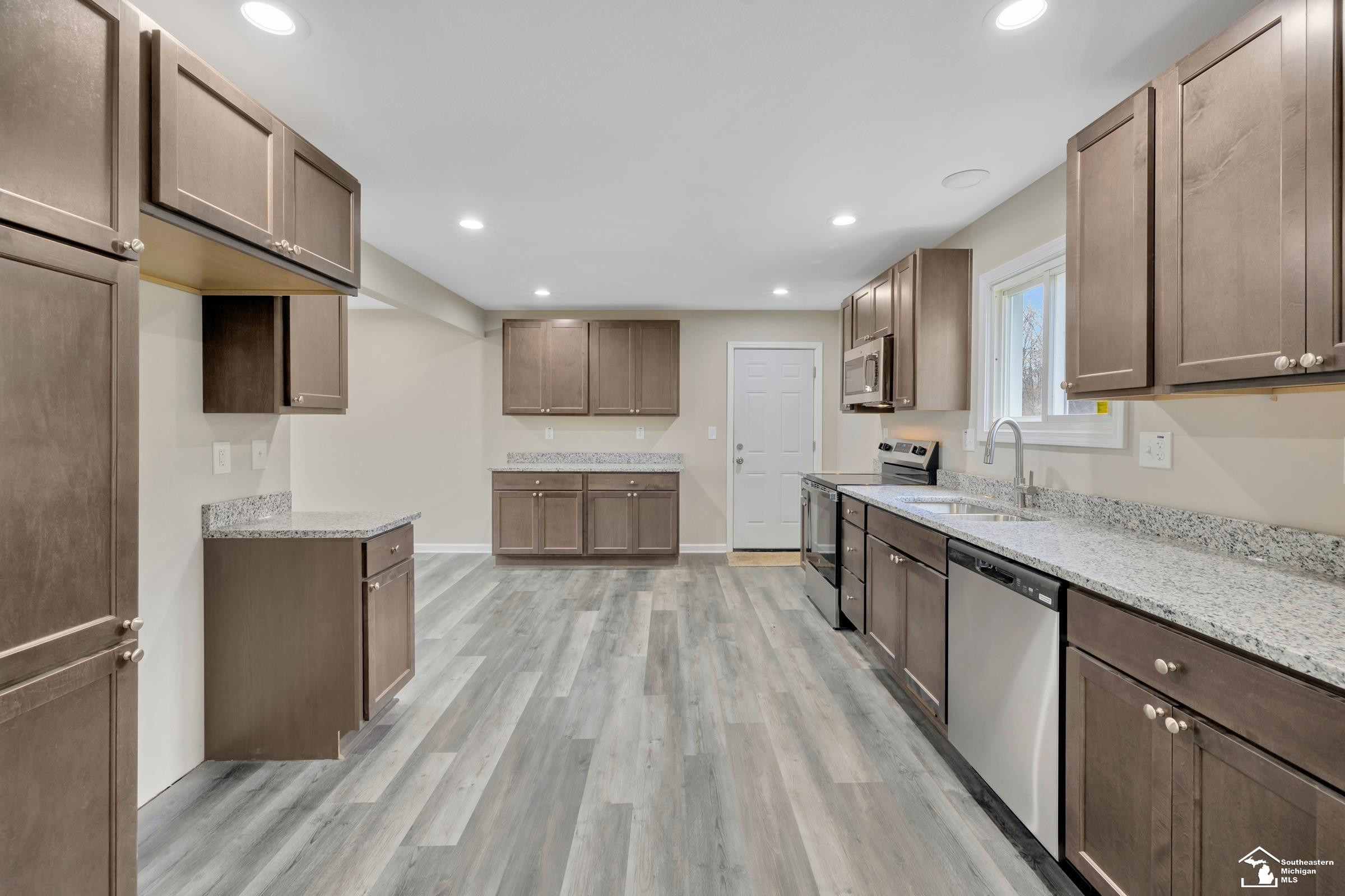 5533 Willis Road, Ypsilanti, MI 48197 — Photo 15