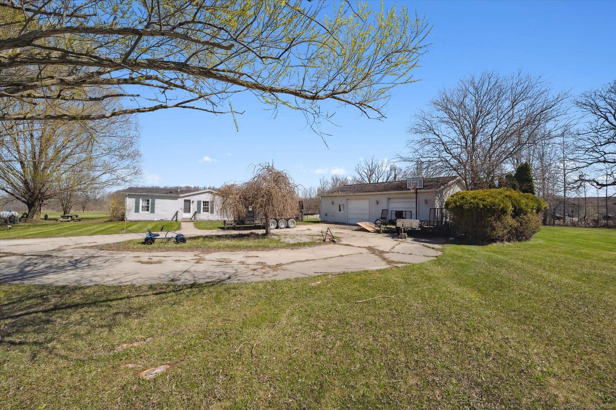 16400 Roehl Drive, Capac, MI 48014 — Photo 3