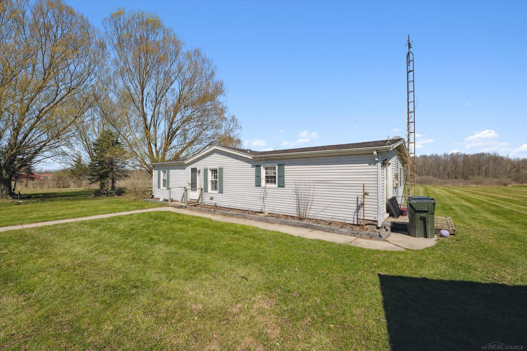 16400 Roehl Drive, Capac, MI 48014 — Photo 5