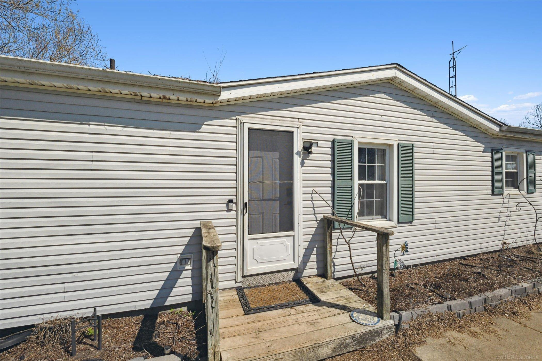 16400 Roehl Drive, Capac, MI 48014 — Photo 6
