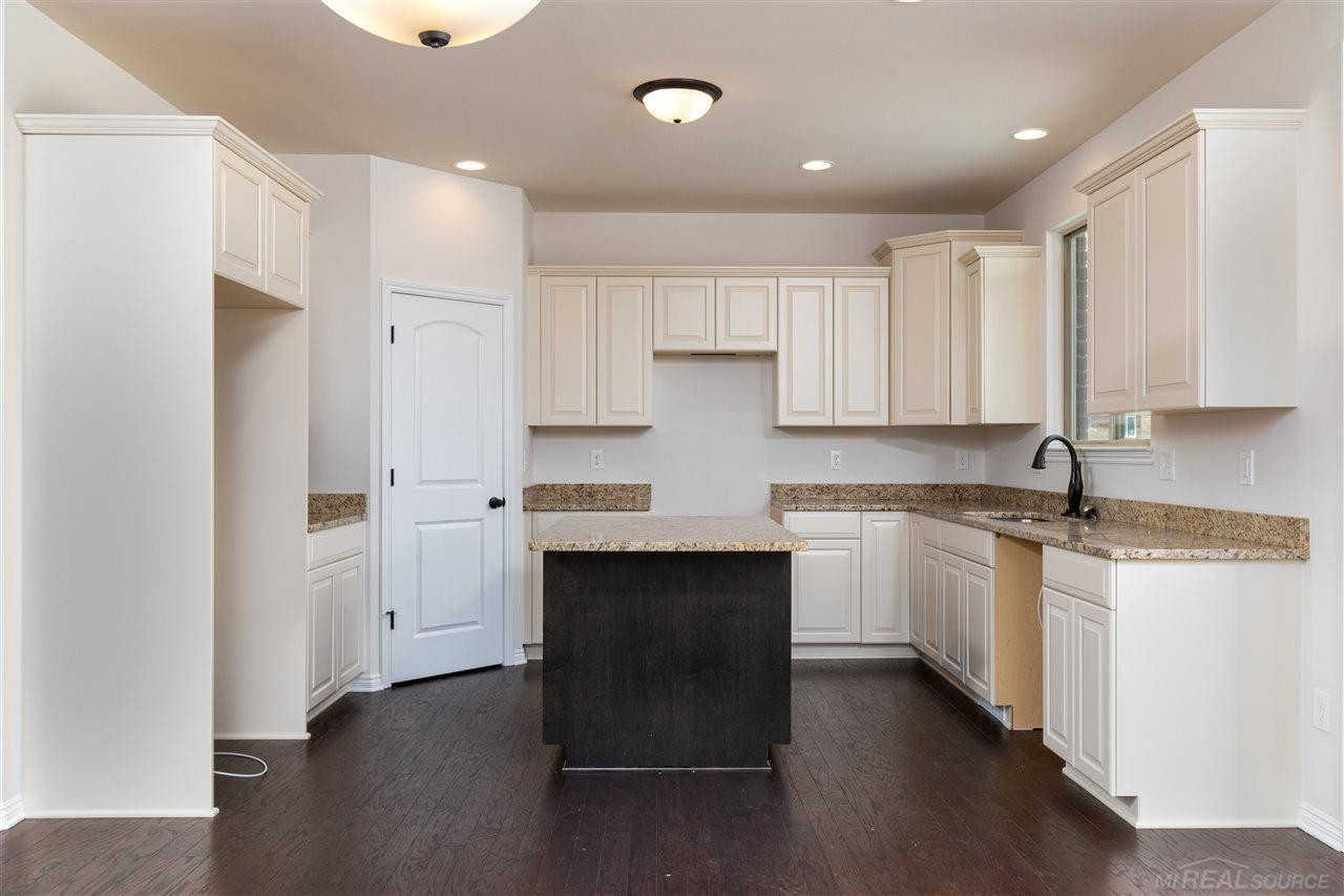 17332 Stallman Drive, Macomb, MI 48042 — Photo 13