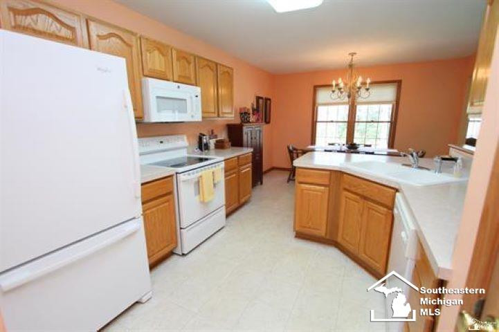 910 Hickory Creek Drive, Temperance, MI 48182 — Photo 8
