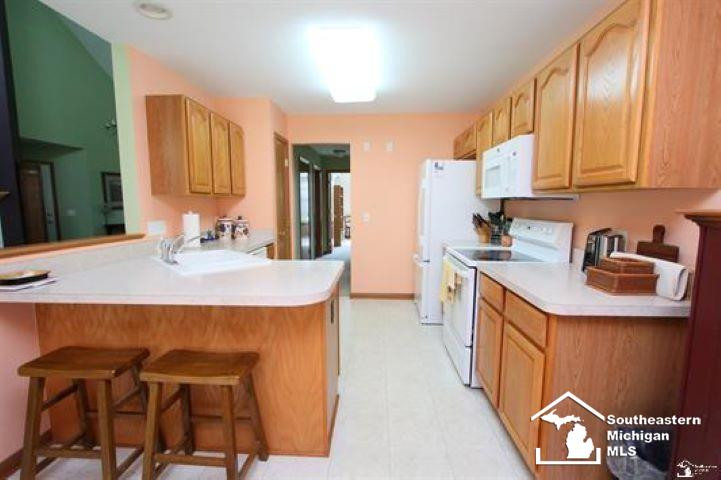 910 Hickory Creek Drive, Temperance, MI 48182 — Photo 9