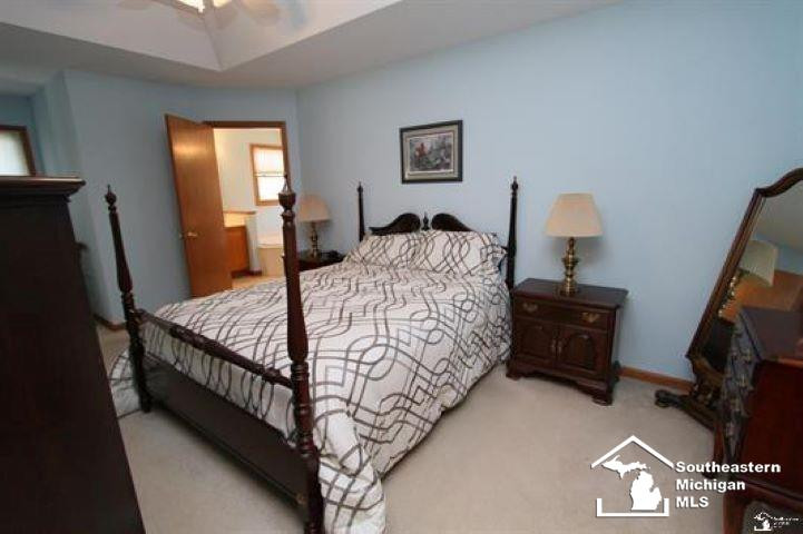 910 Hickory Creek Drive, Temperance, MI 48182 — Photo 12