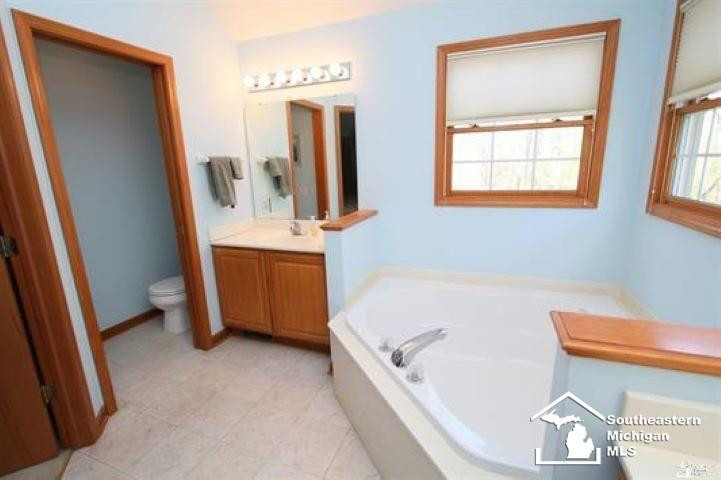 910 Hickory Creek Drive, Temperance, MI 48182 — Photo 14