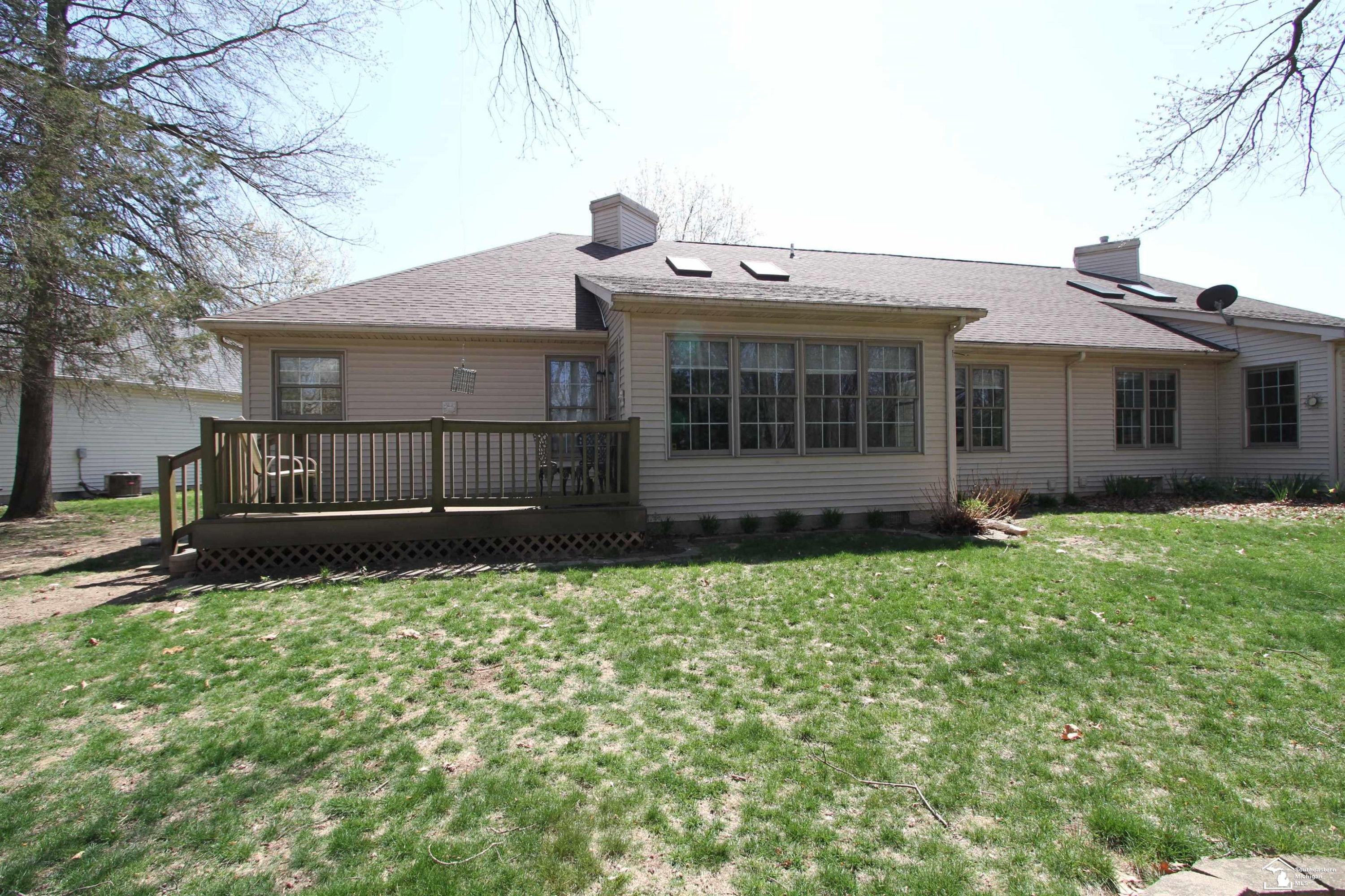 910 Hickory Creek Drive, Temperance, MI 48182 — Photo 23
