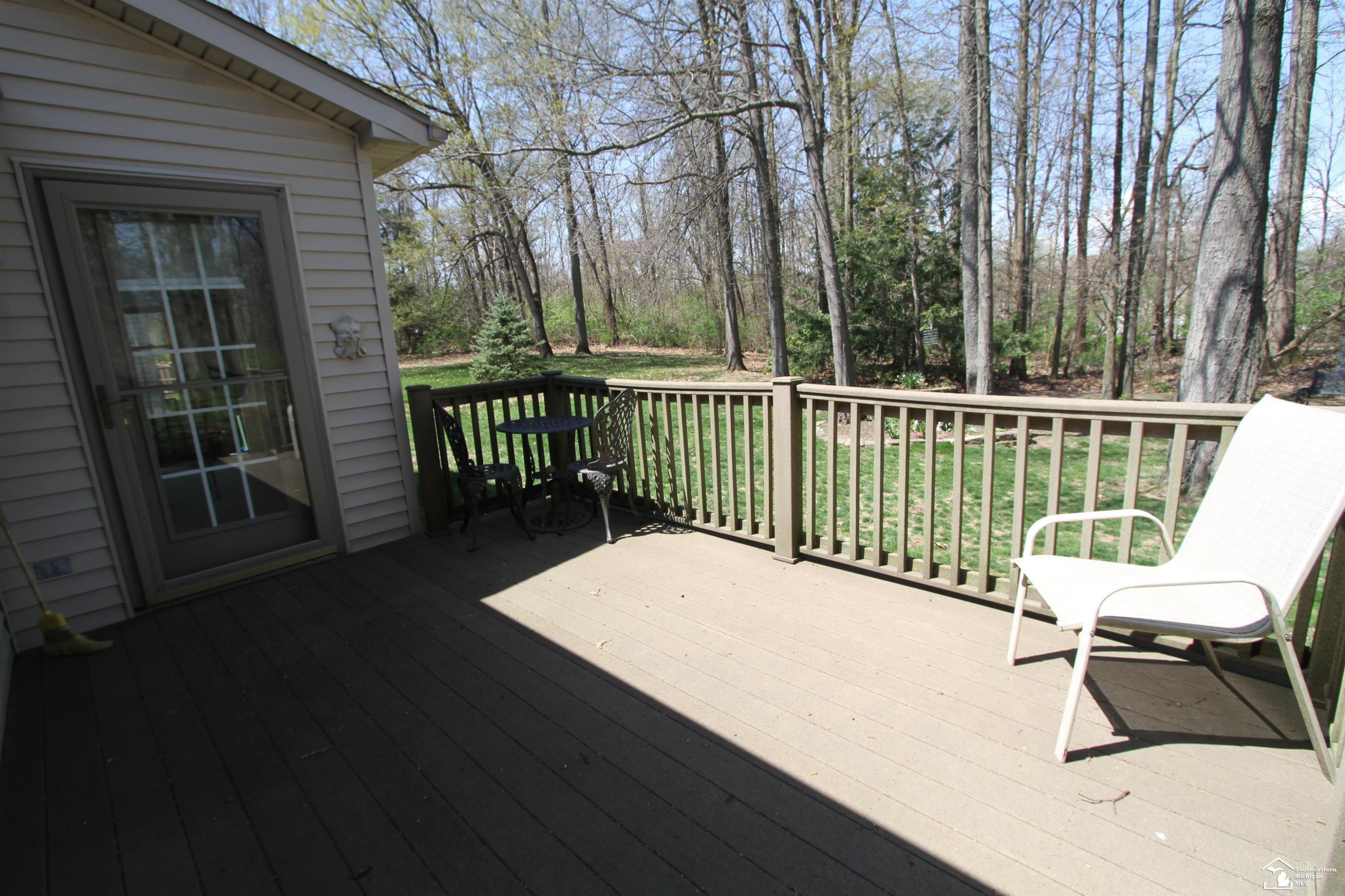 910 Hickory Creek Drive, Temperance, MI 48182 — Photo 24