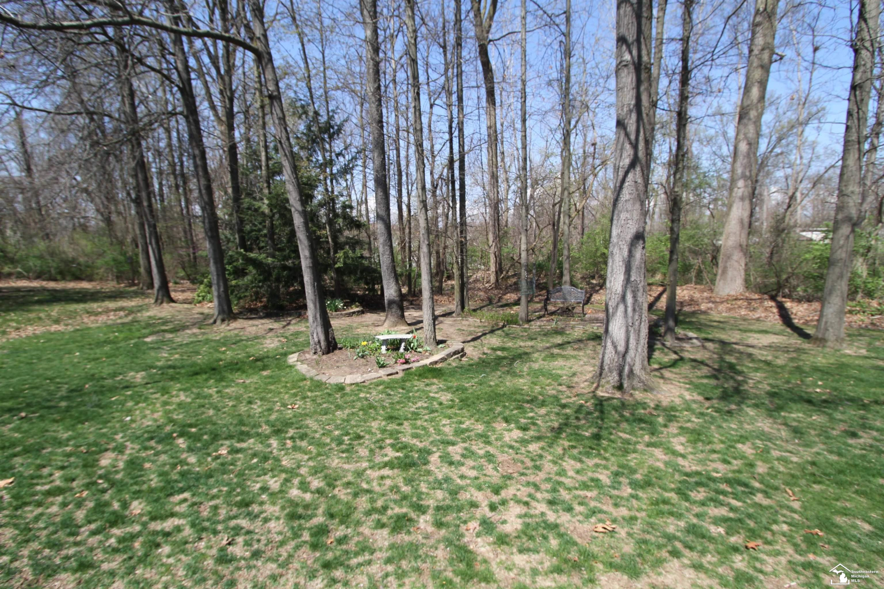 910 Hickory Creek Drive, Temperance, MI 48182 — Photo 25