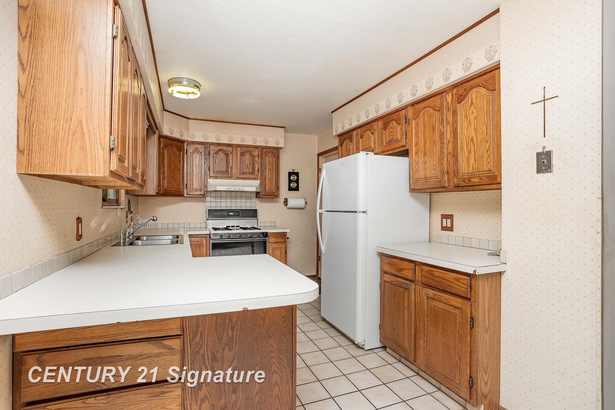 3832 Jim Drive, Bridgeport, MI 48722 — Photo 6