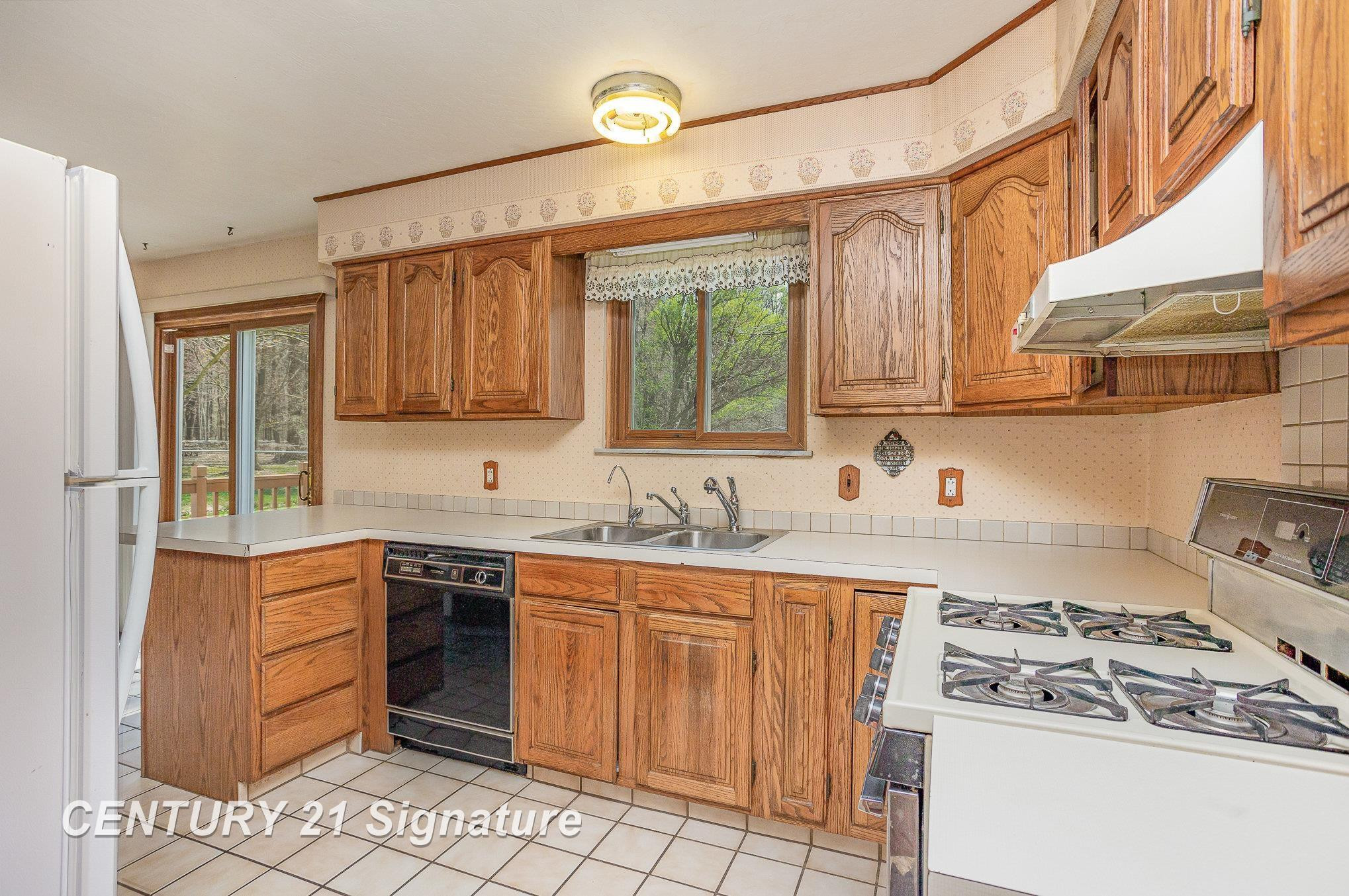 3832 Jim Drive, Bridgeport, MI 48722 — Photo 7