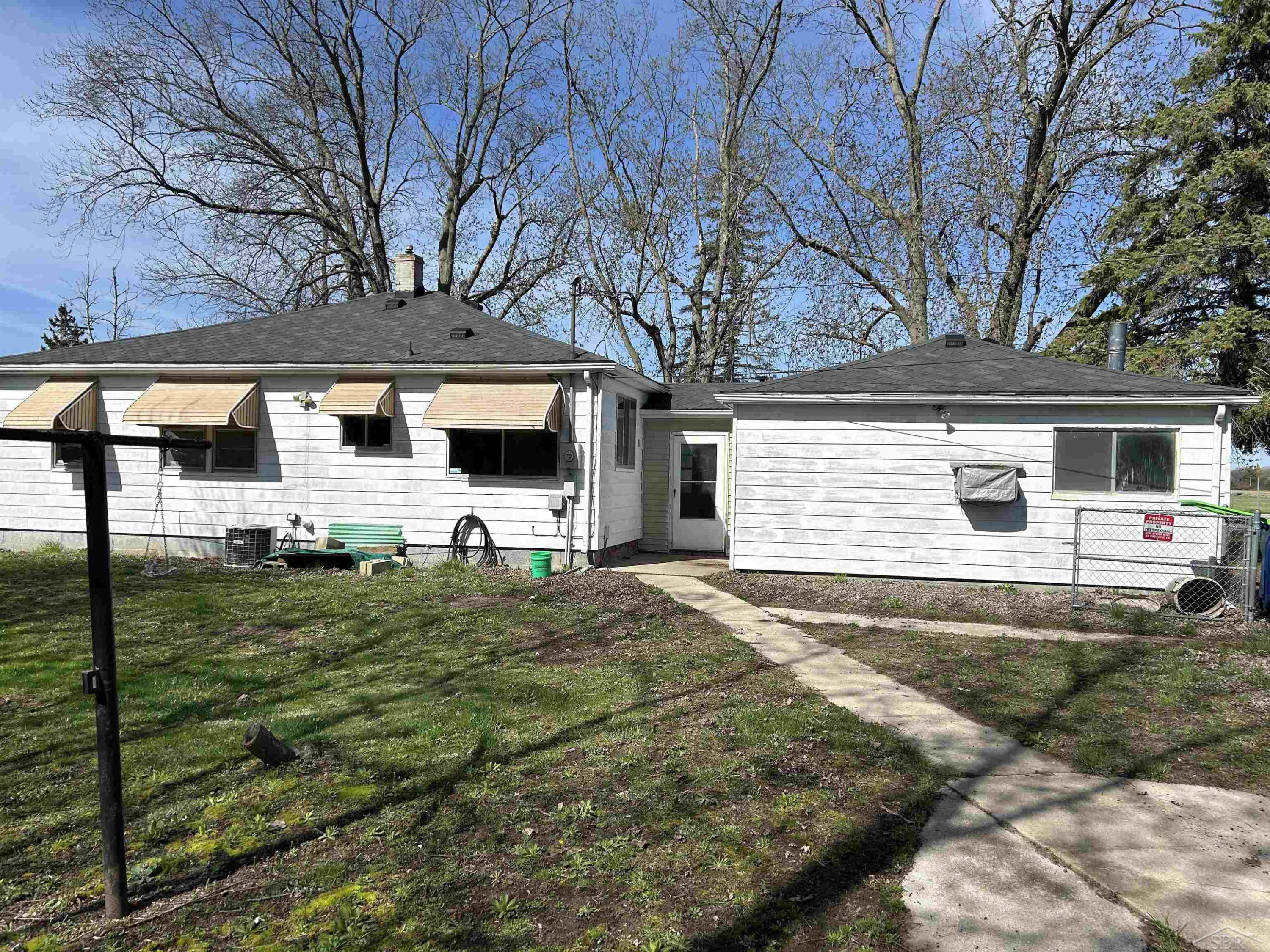 2565 S Center Road, Saginaw, MI 48609 — Photo 2