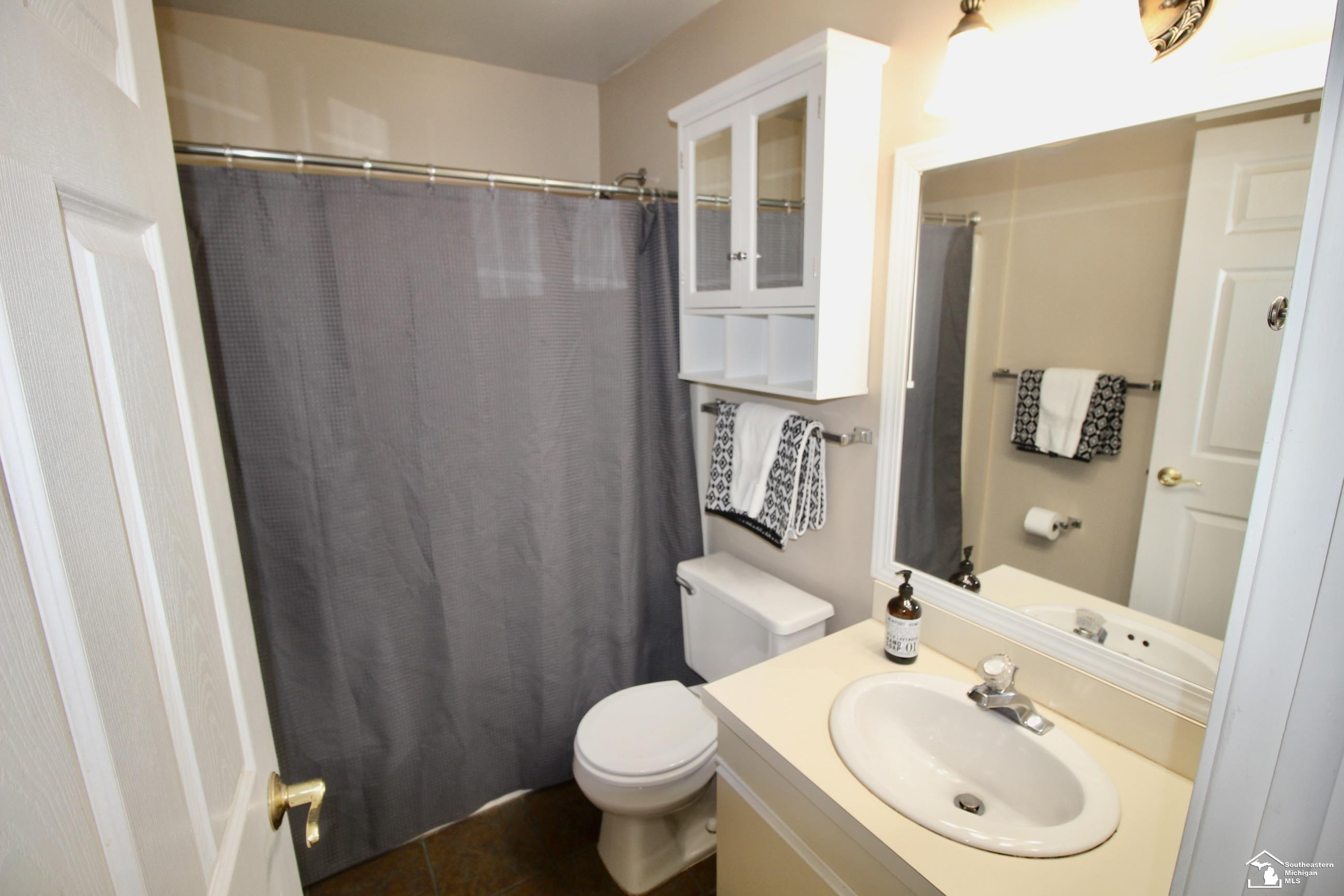 2465 Riverside Drive, 314, Trenton, MI 48183 — Photo 10