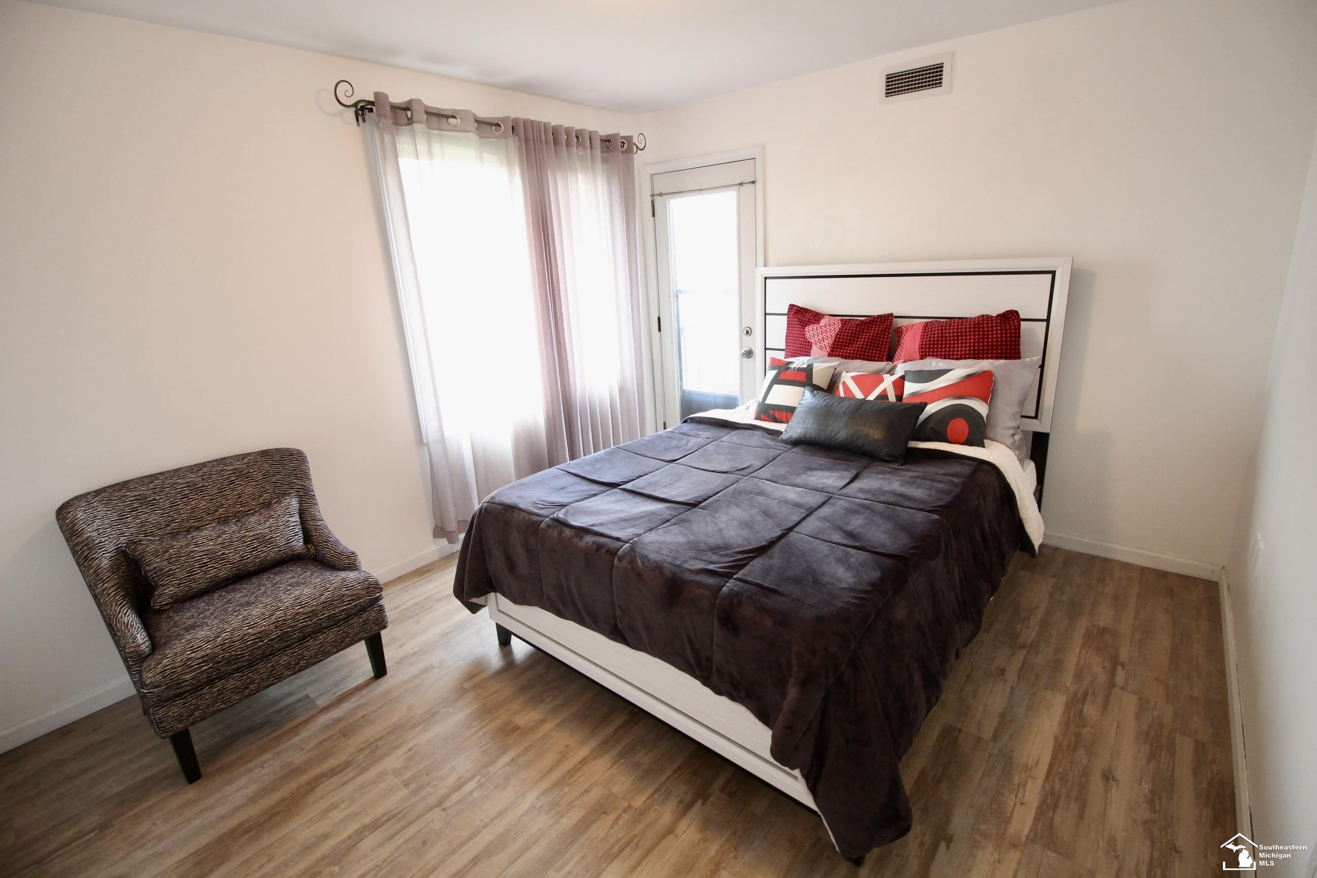 2465 Riverside Drive, 314, Trenton, MI 48183 — Photo 14