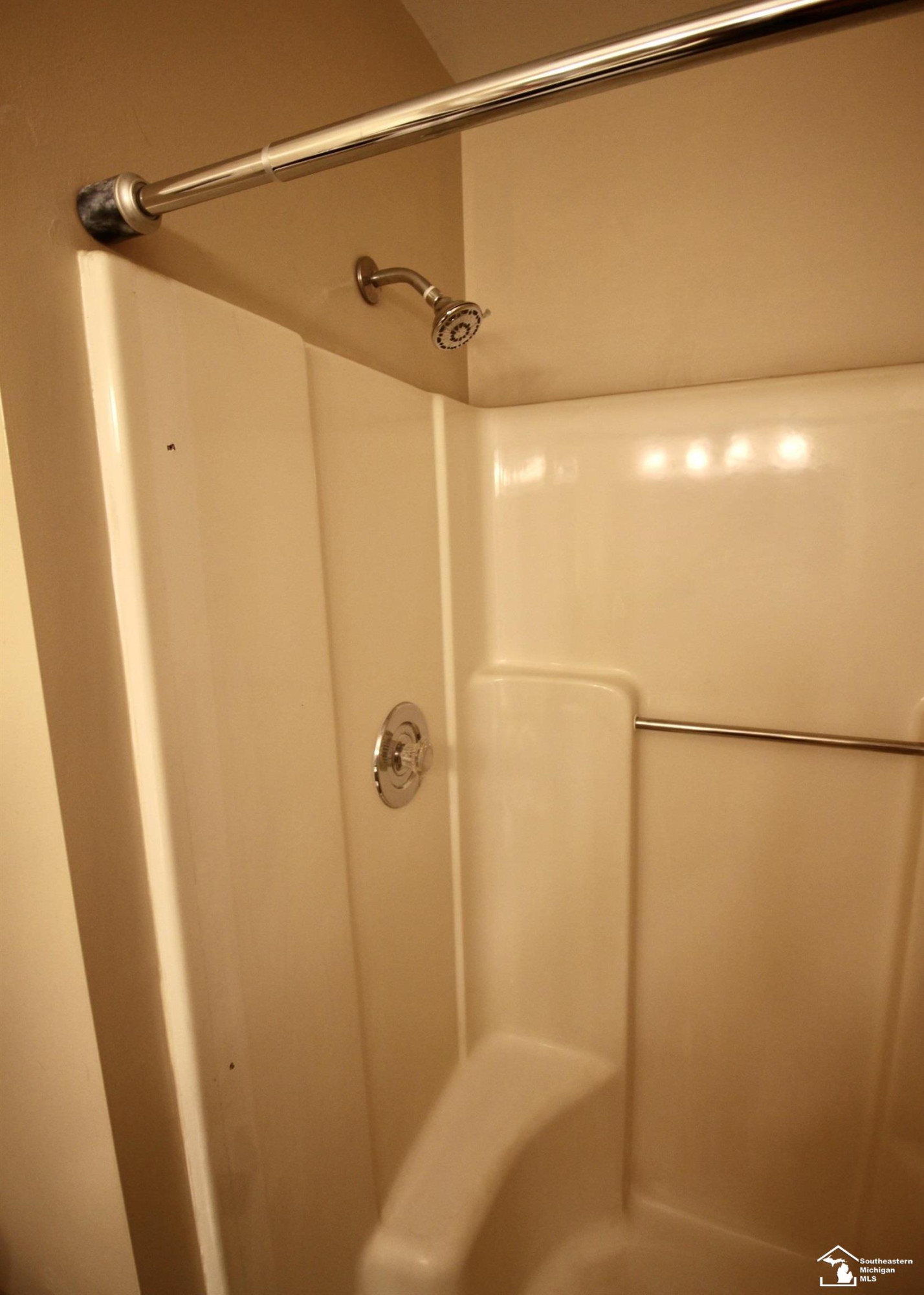2465 Riverside Drive, 314, Trenton, MI 48183 — Photo 18