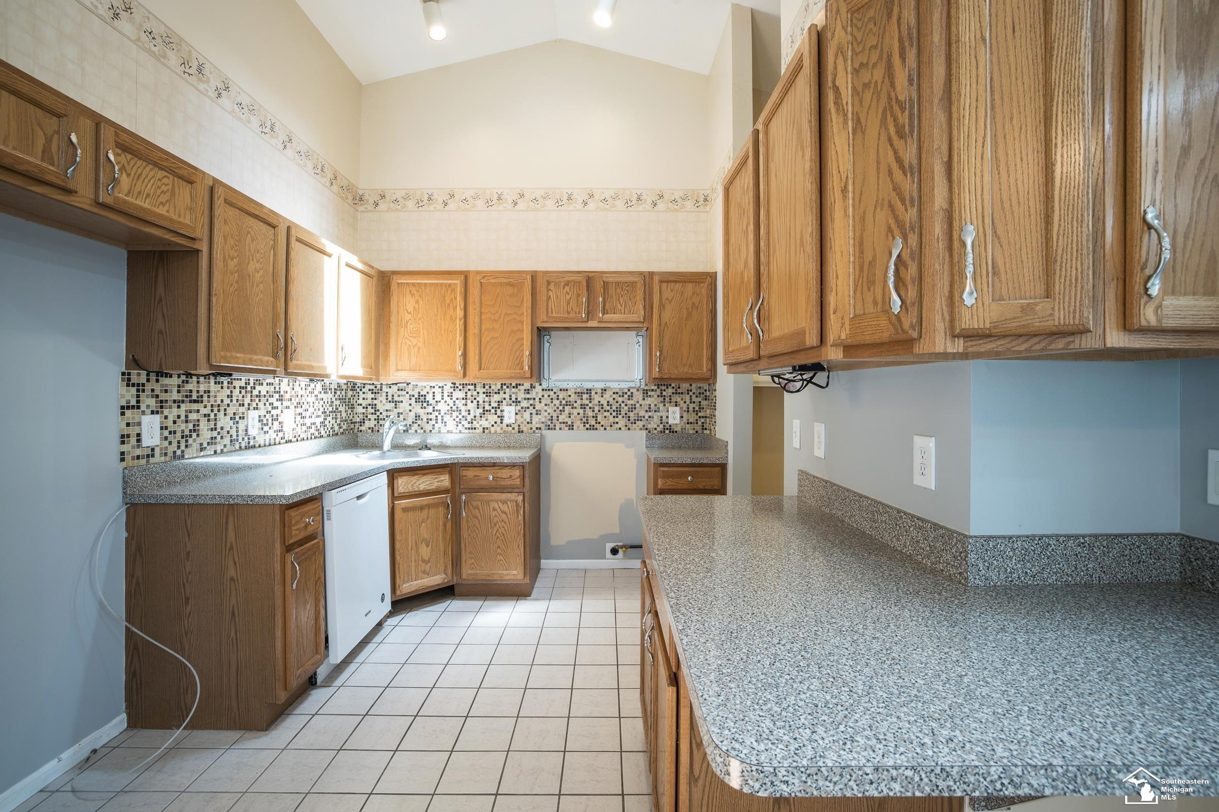 23468 Stoflet Lane, MI 48183 — Photo 12