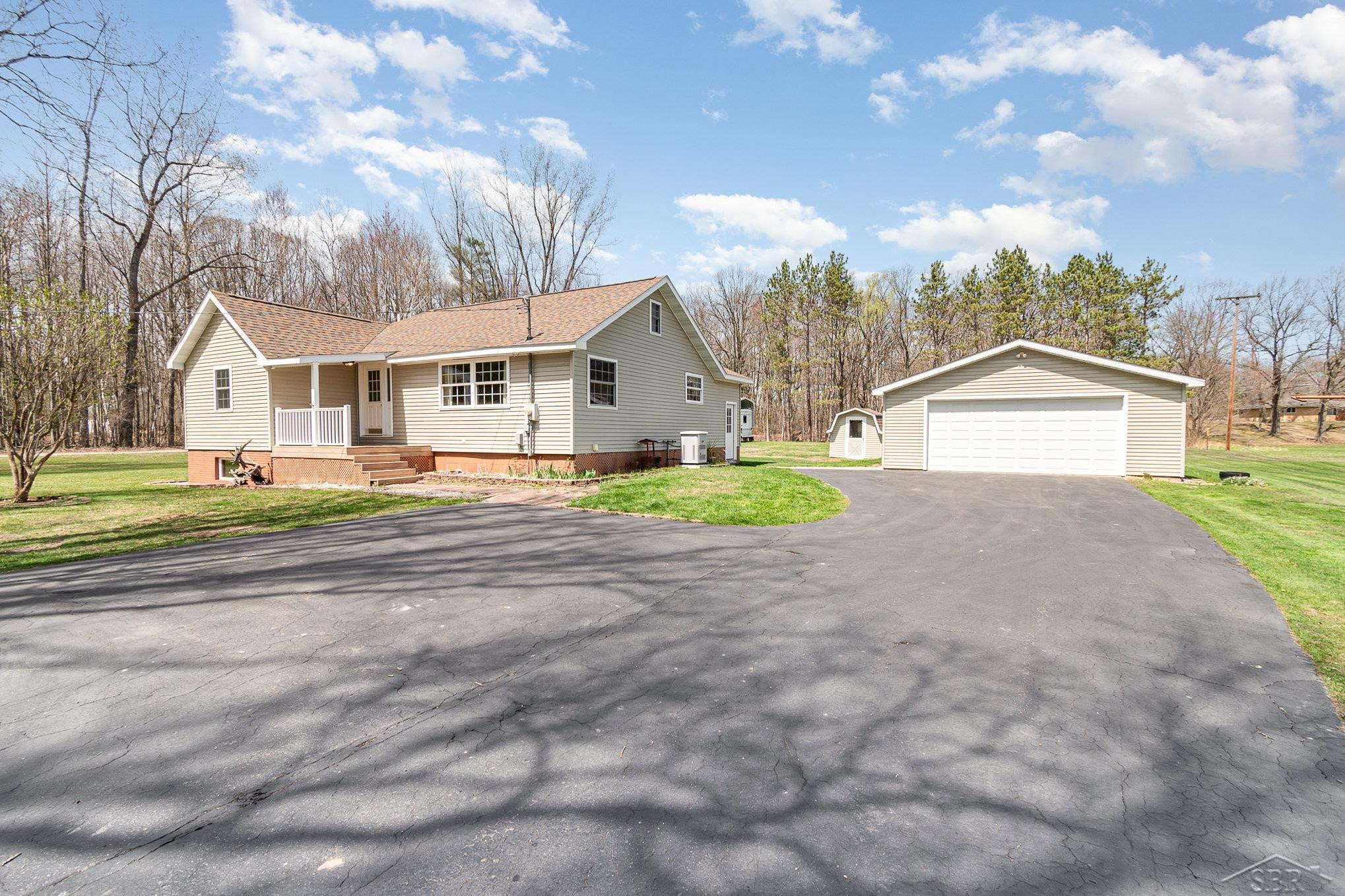 1183 E Stewart Road, Midland, MI 48640 — Photo 2