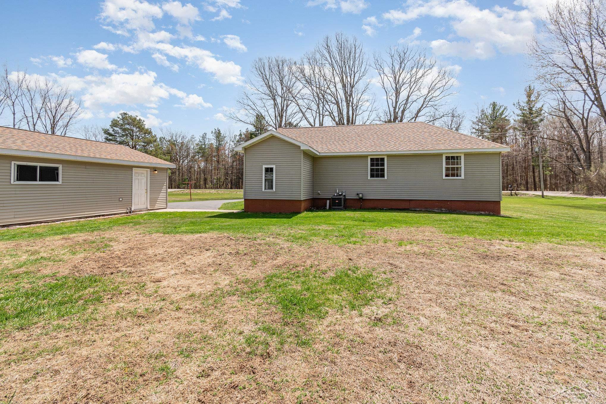 1183 E Stewart Road, Midland, MI 48640 — Photo 17