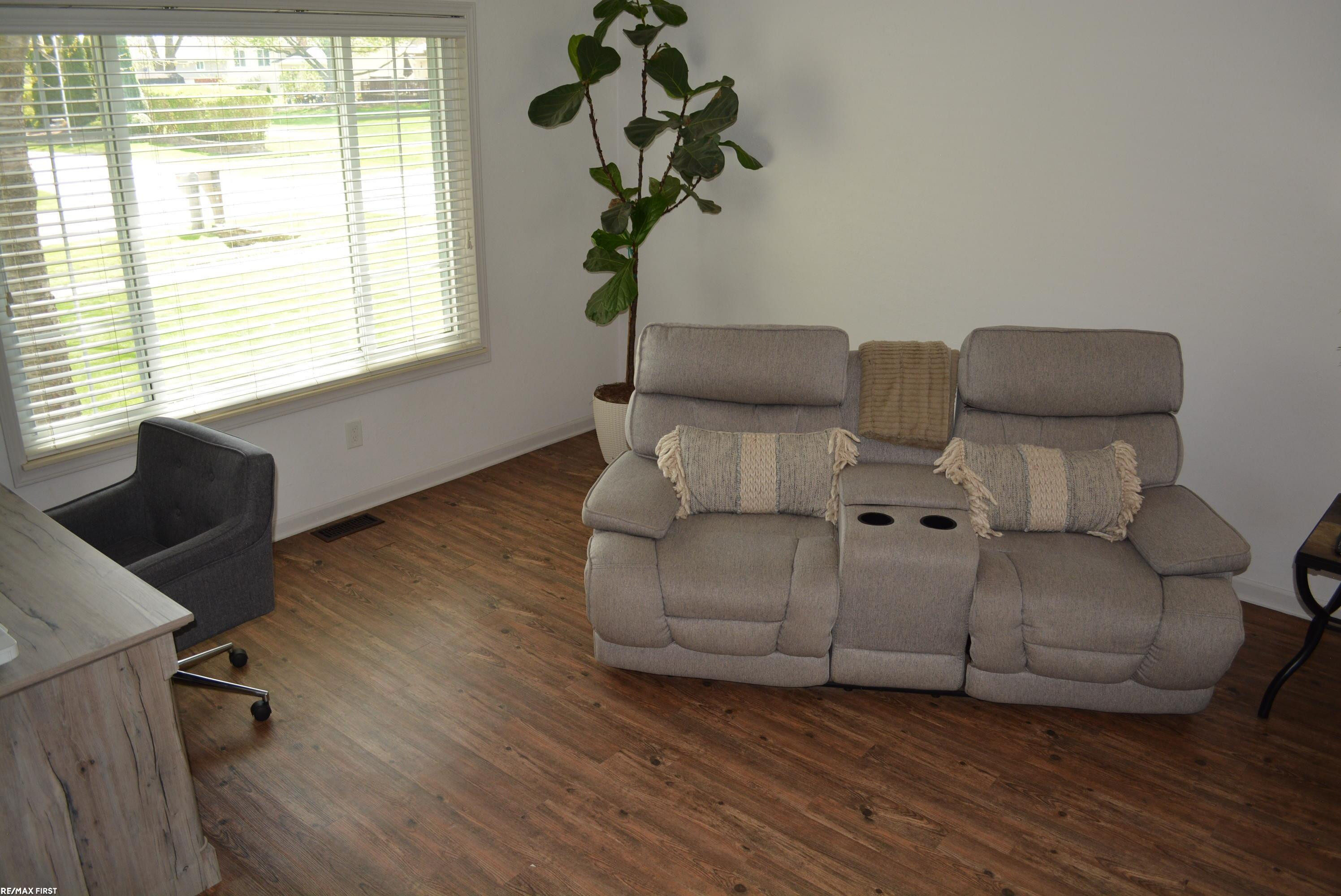 5092 Cheryl Drive, Almont, MI 48003 — Photo 6