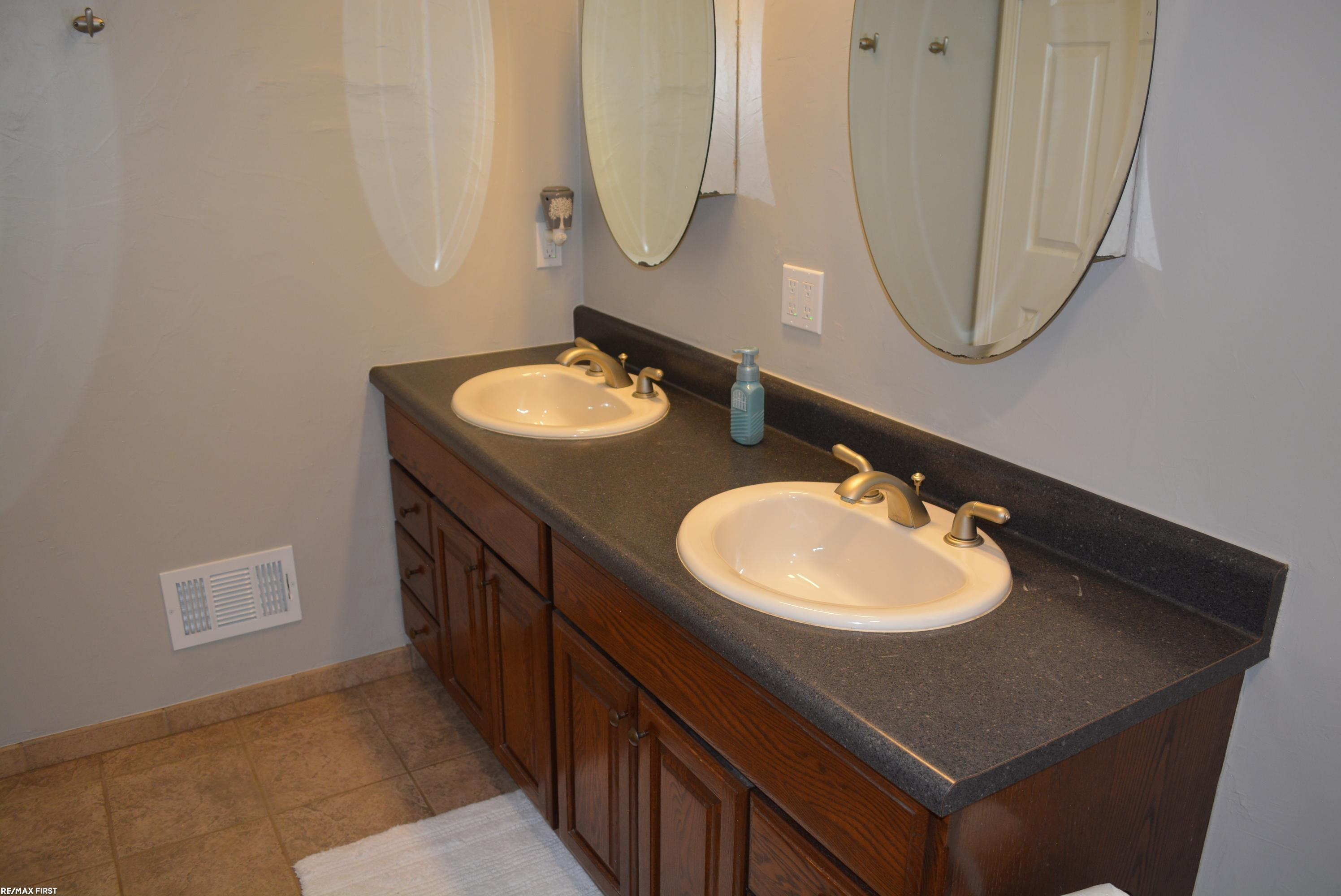 5092 Cheryl Drive, Almont, MI 48003 — Photo 29
