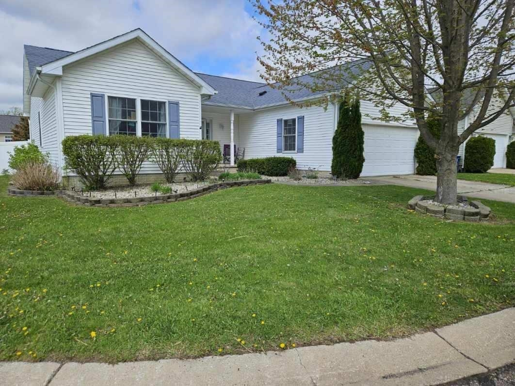 6131 Fountain View Drive, Swartz Creek, MI 48473 — front exterior