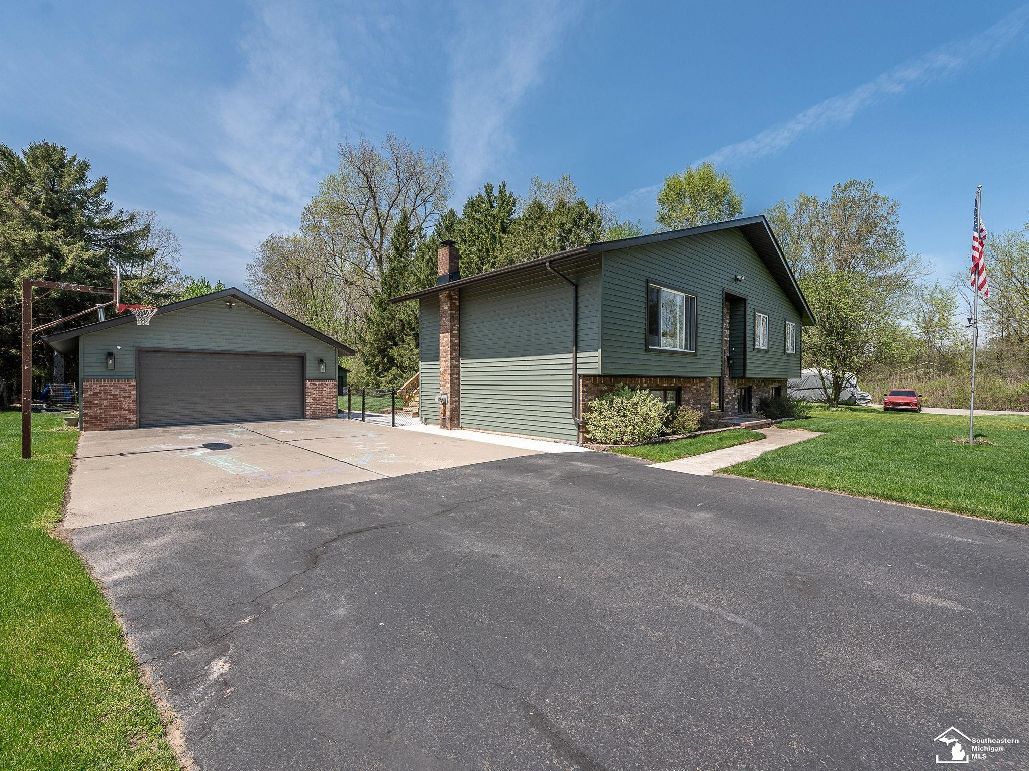 13725 Grafton Road, Carleton, MI 48117 — front exterior