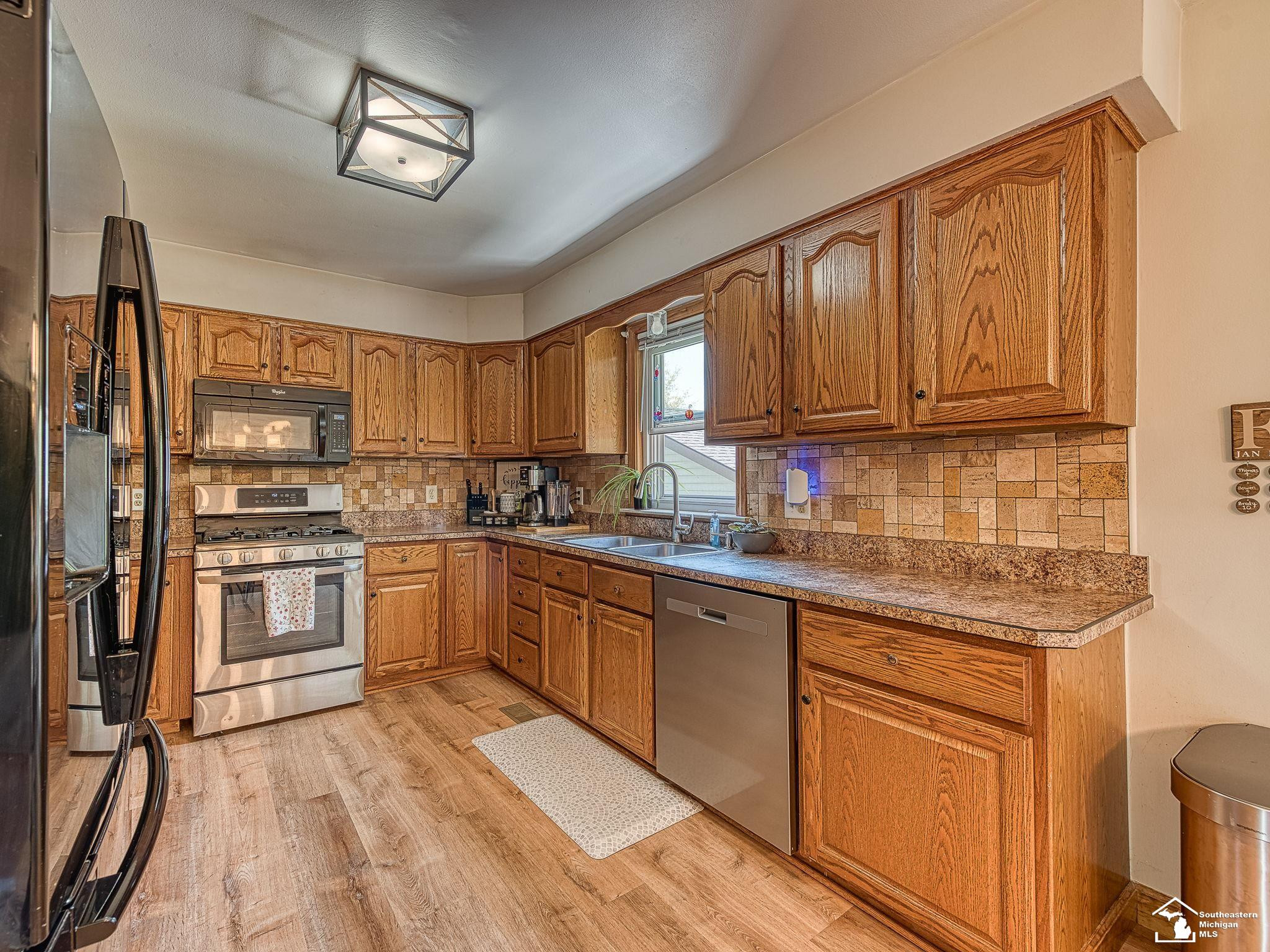 13725 Grafton Road, Carleton, MI 48117 — Photo 9