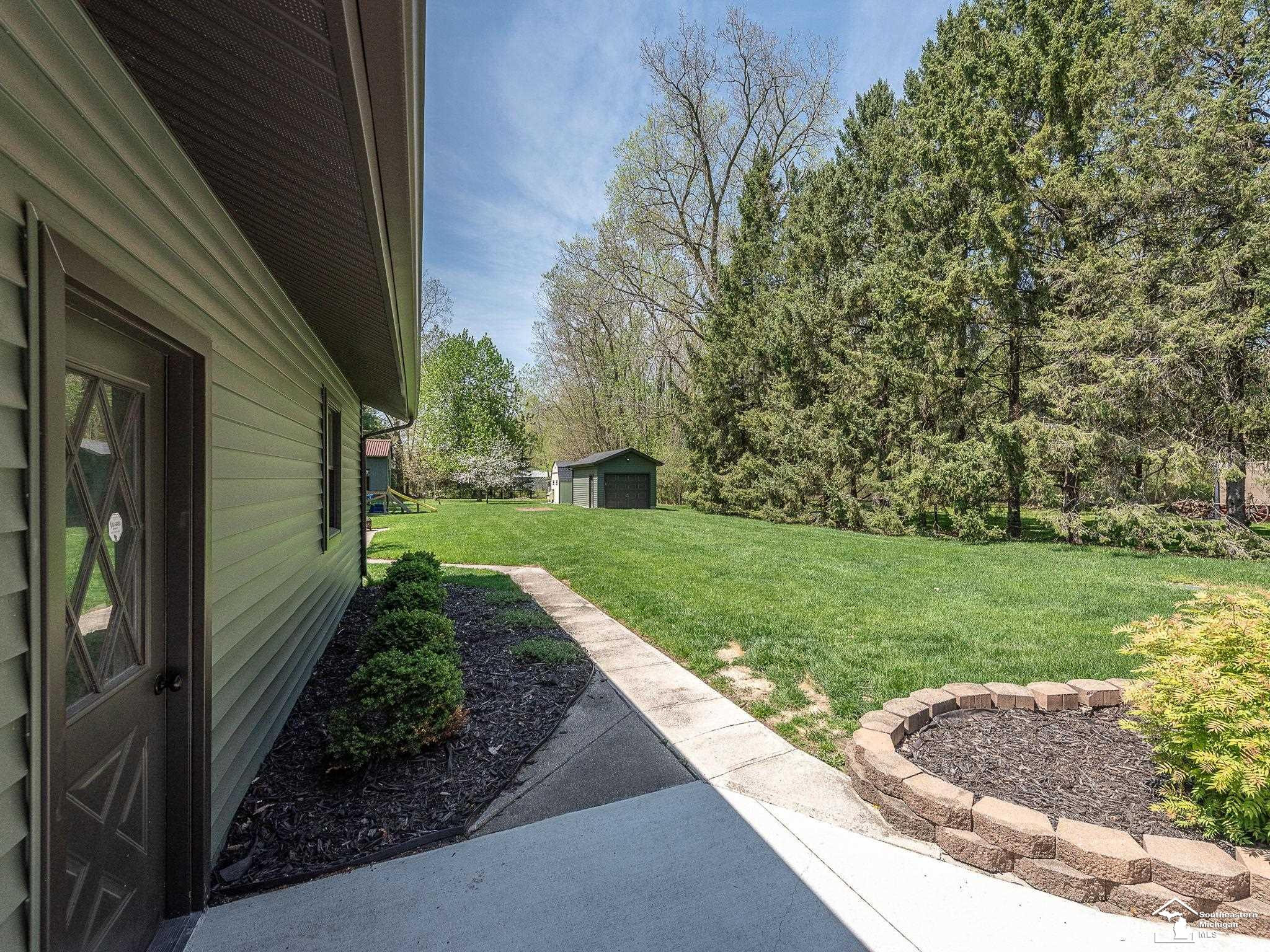 13725 Grafton Road, Carleton, MI 48117 — Photo 31